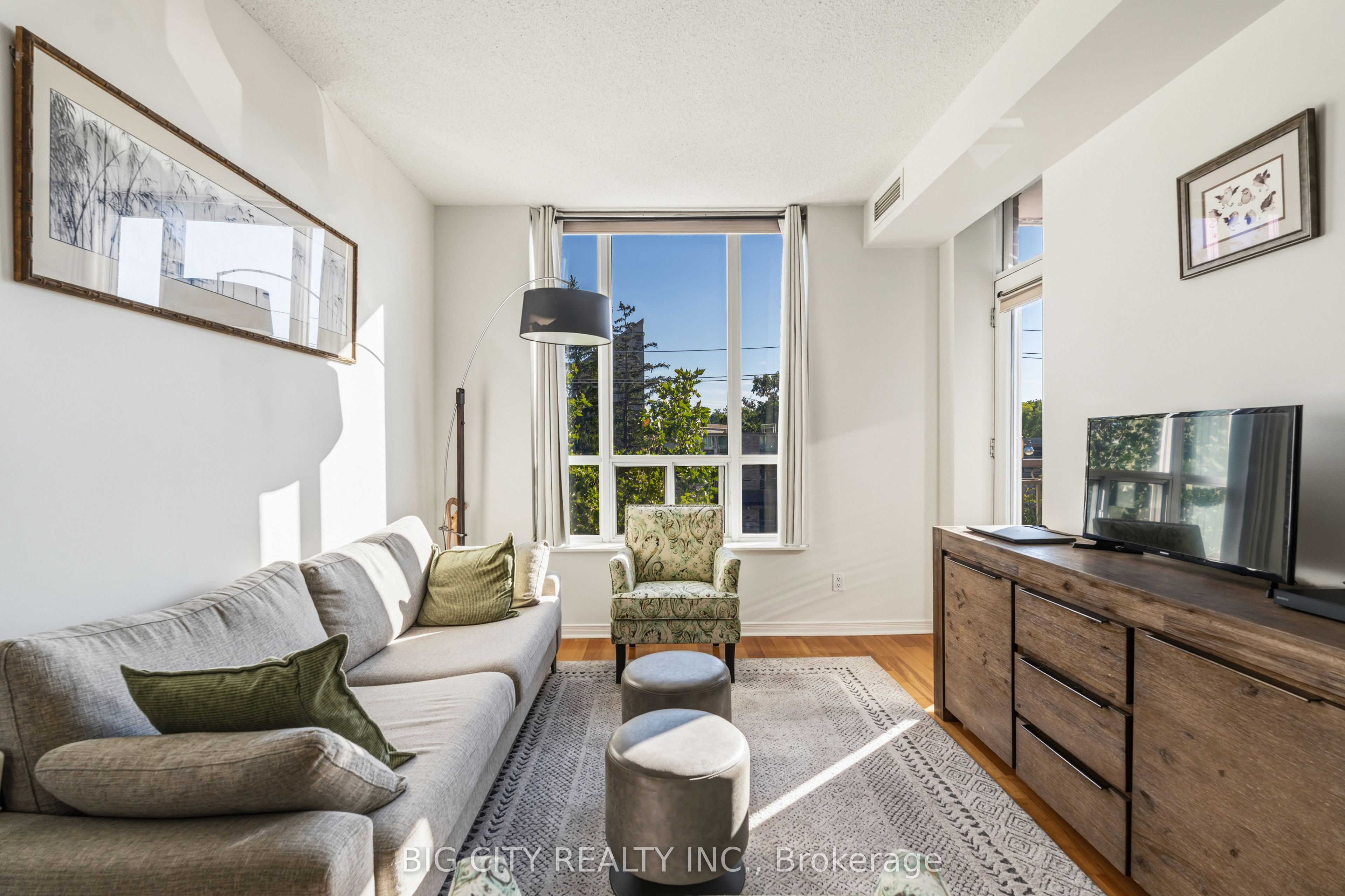 455 Rosewell Avenue 412, Toronto, ON M4R 2H9