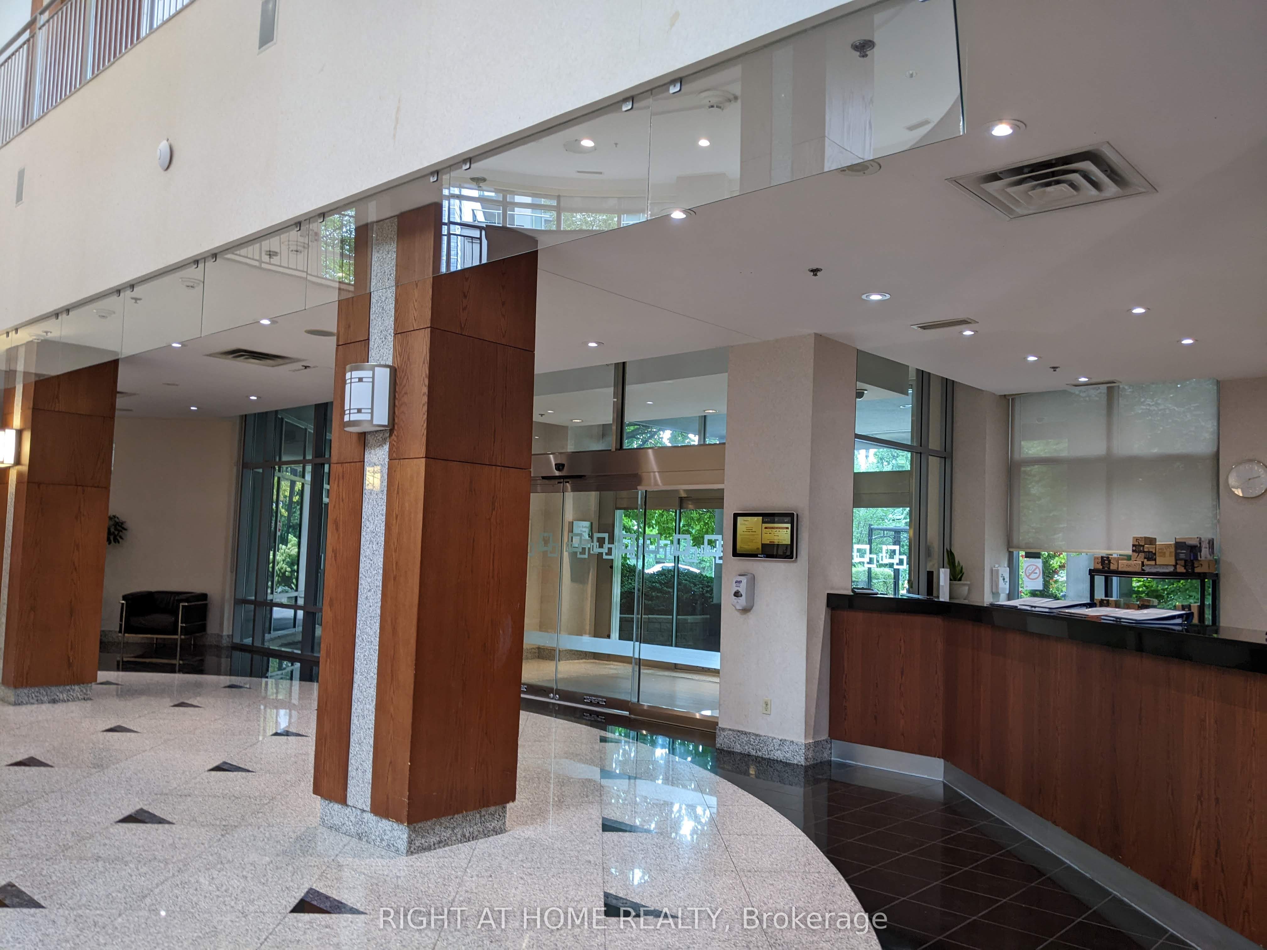 18 Harrison Garden Boulevard 1608, Toronto, ON M2N 7J7 photo 5
