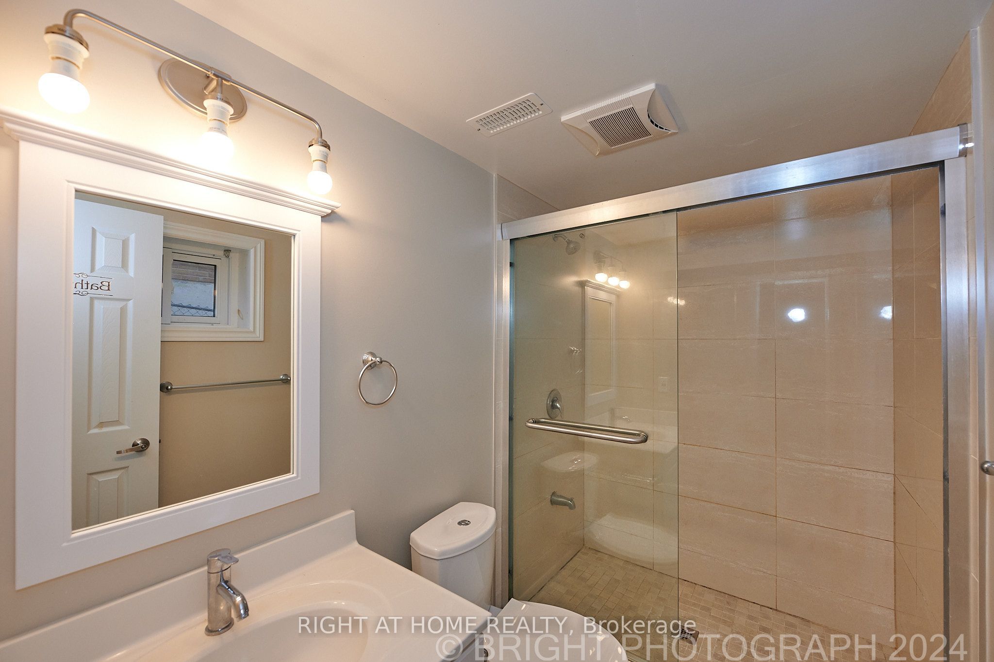 36 Ladner Drive, Toronto, ON M2J 3Z7 photo 3