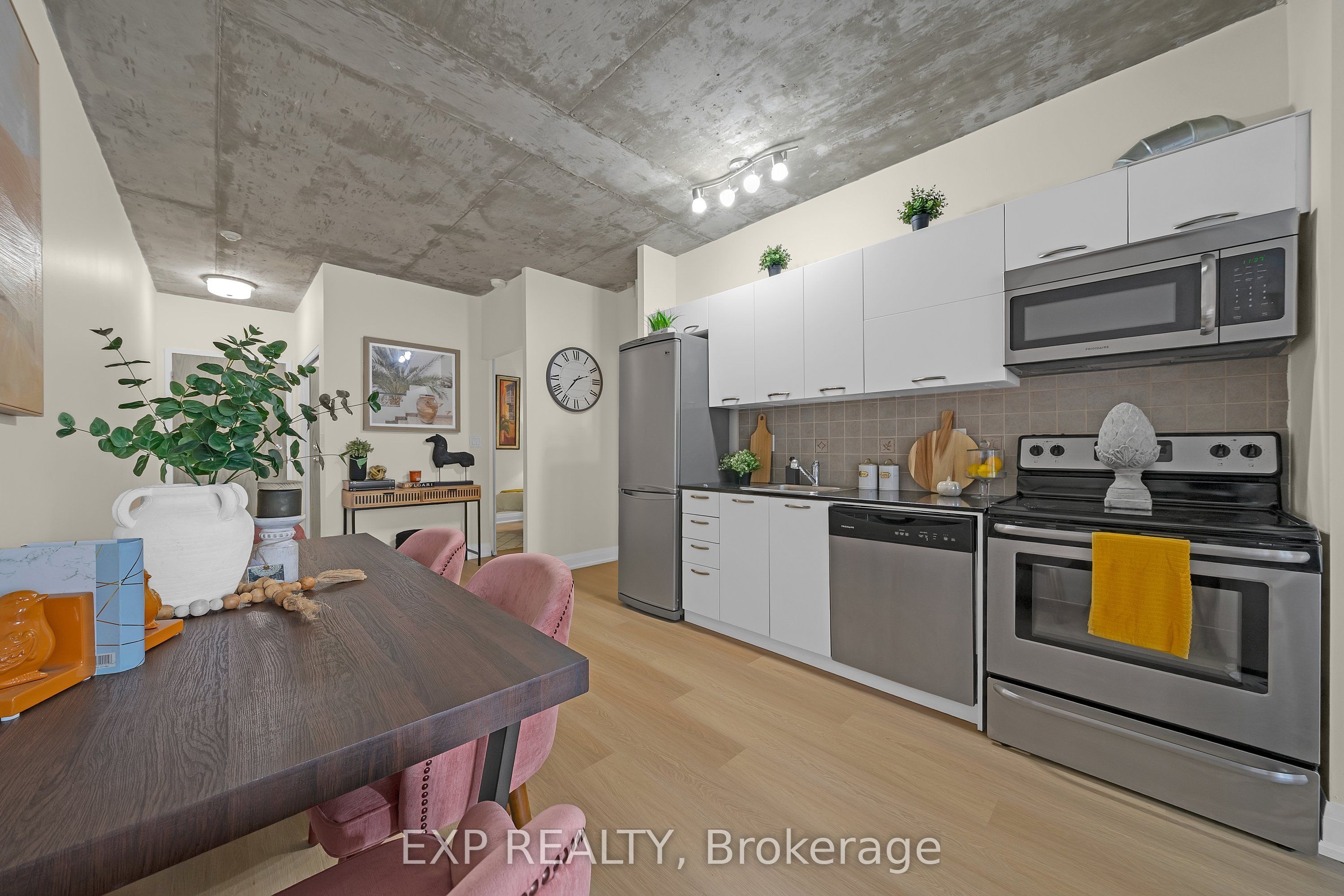 150 Sudbury Street 403, Toronto, ON M6J 3S8 photo 2