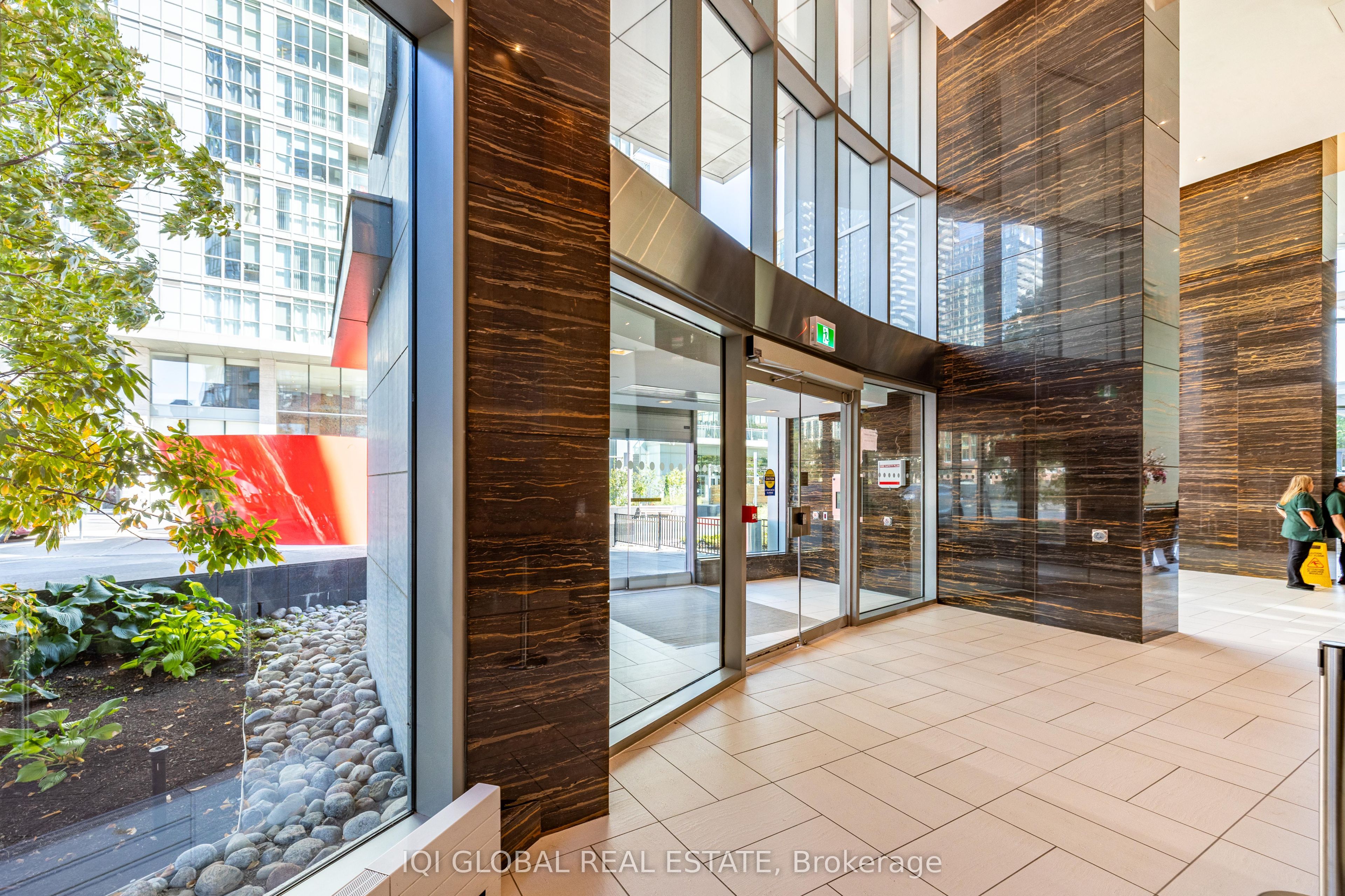 21 Iceboat Terrace 1025, Toronto, ON M5V 4A9 photo 3