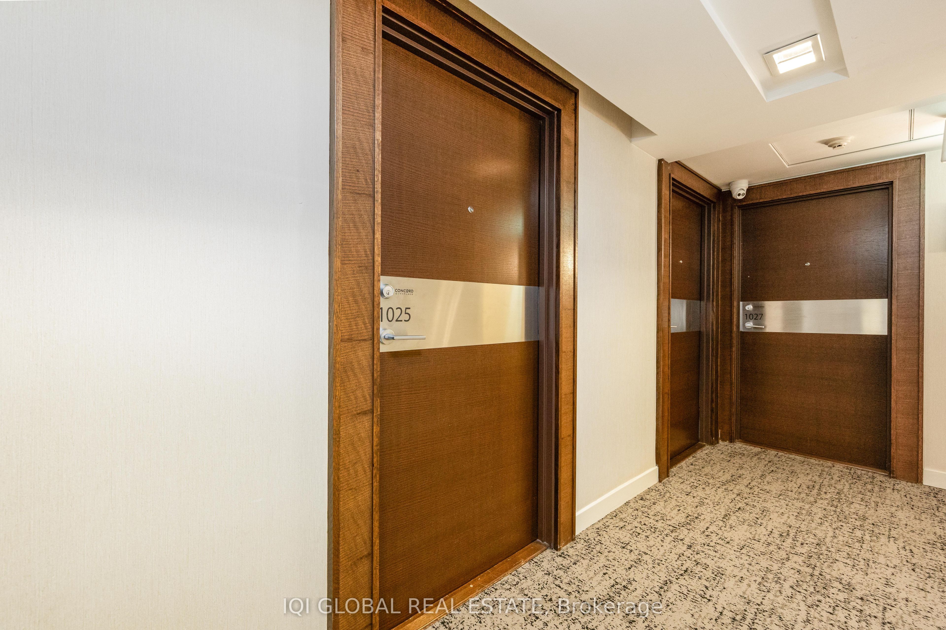 21 Iceboat Terrace 1025, Toronto, ON M5V 4A9 photo 5