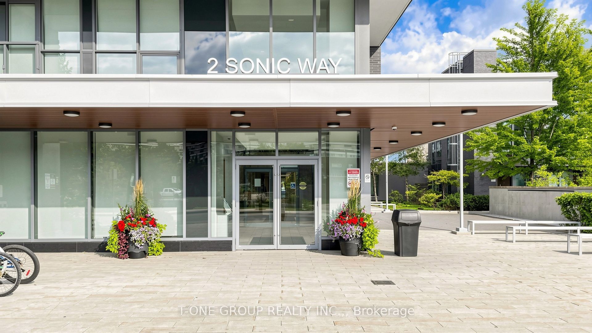 2 Sonic Way 210, Toronto, ON M3C 0P1 photo 2