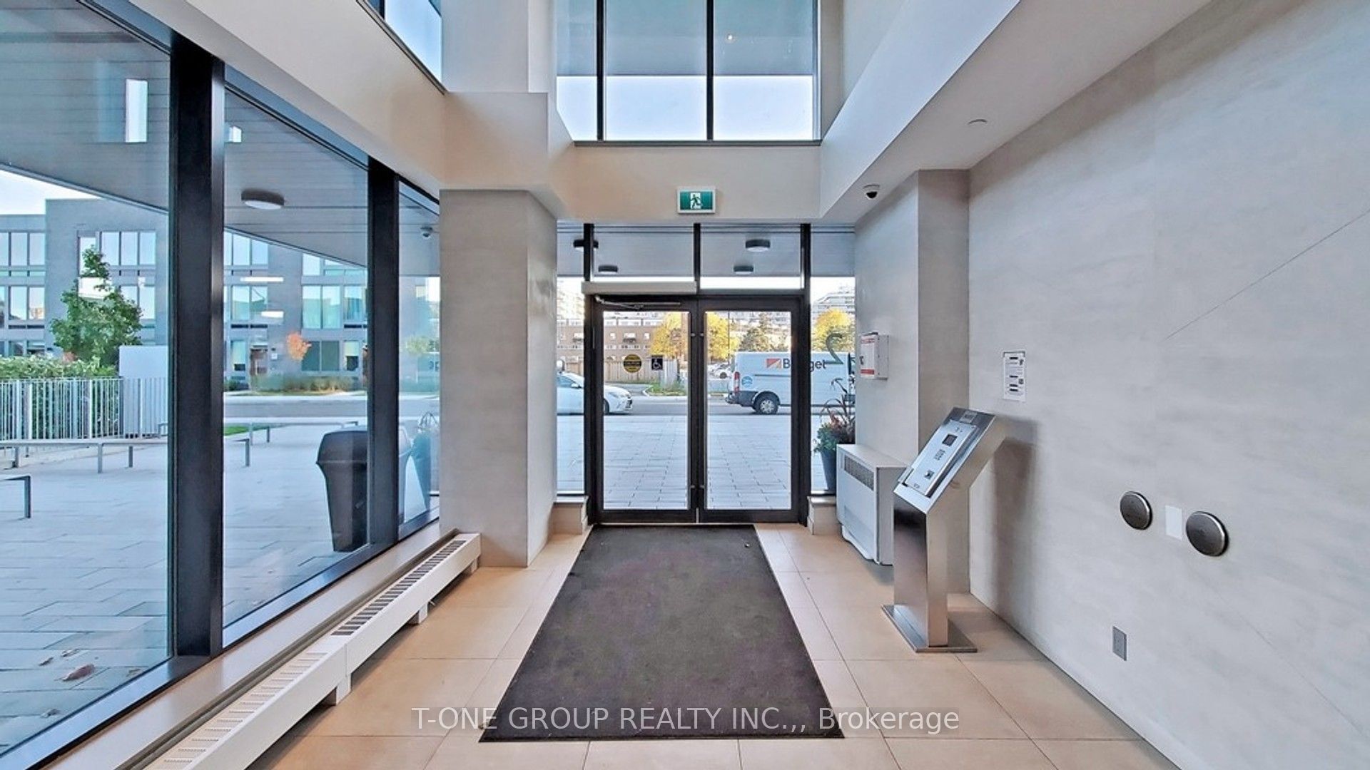 2 Sonic Way 210, Toronto, ON M3C 0P1 photo 3