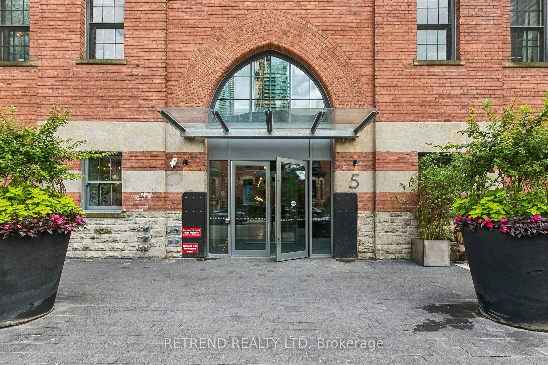 5 St. Joseph Street 203, Toronto, ON M4Y 1J6 photo 2