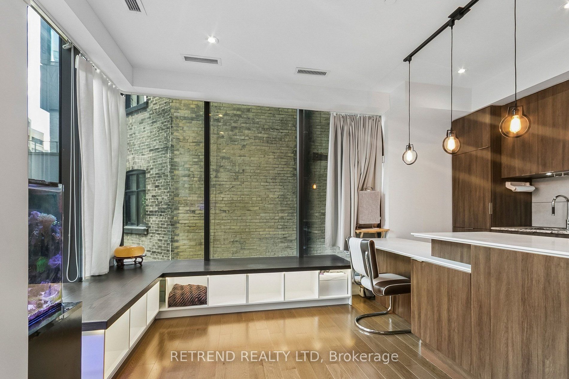 5 St. Joseph Street 203, Toronto, ON M4Y 1J6 photo 5