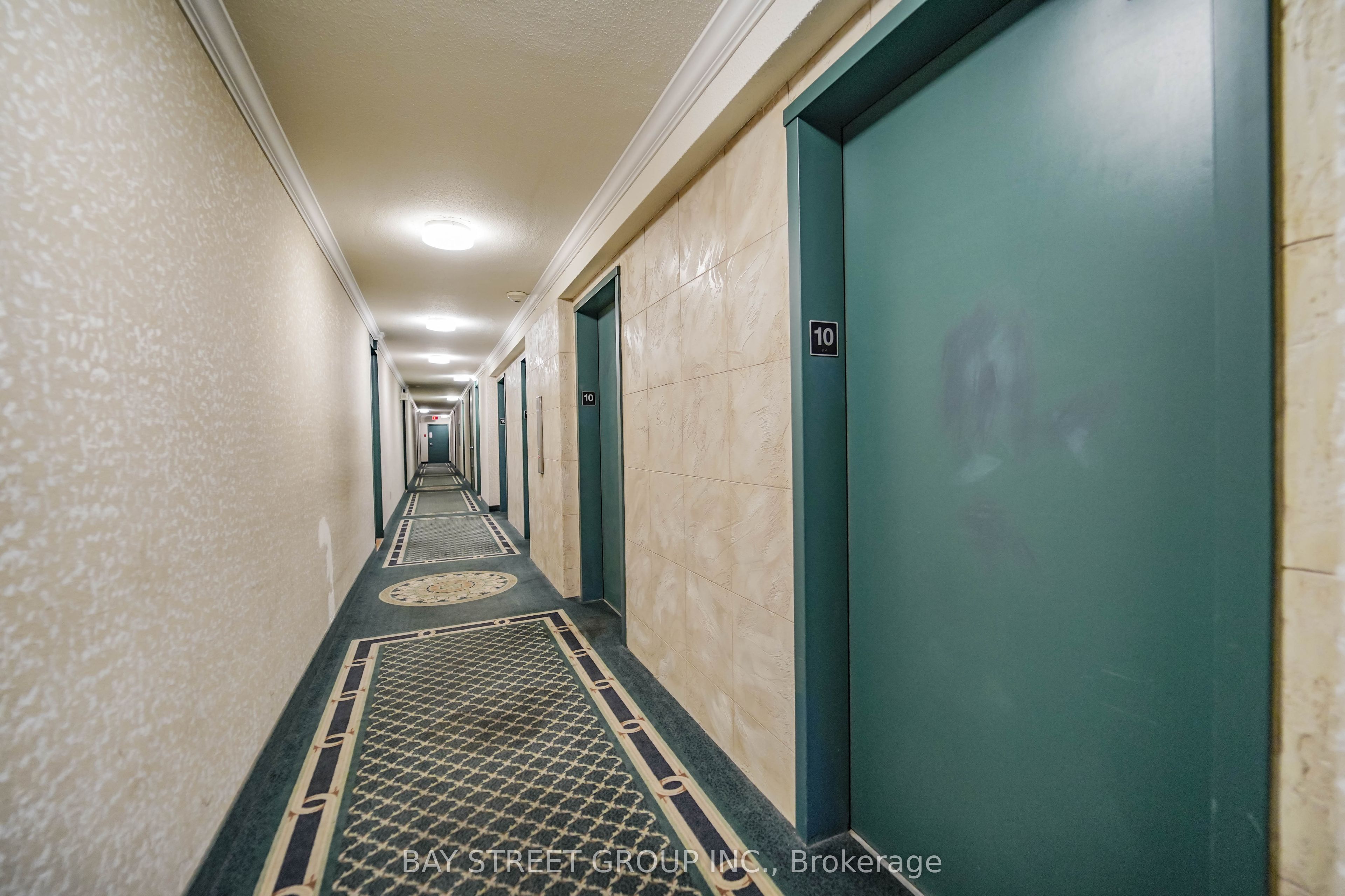 40 Homewood Avenue 1016, Toronto, ON M4Y 2K2 photo 3