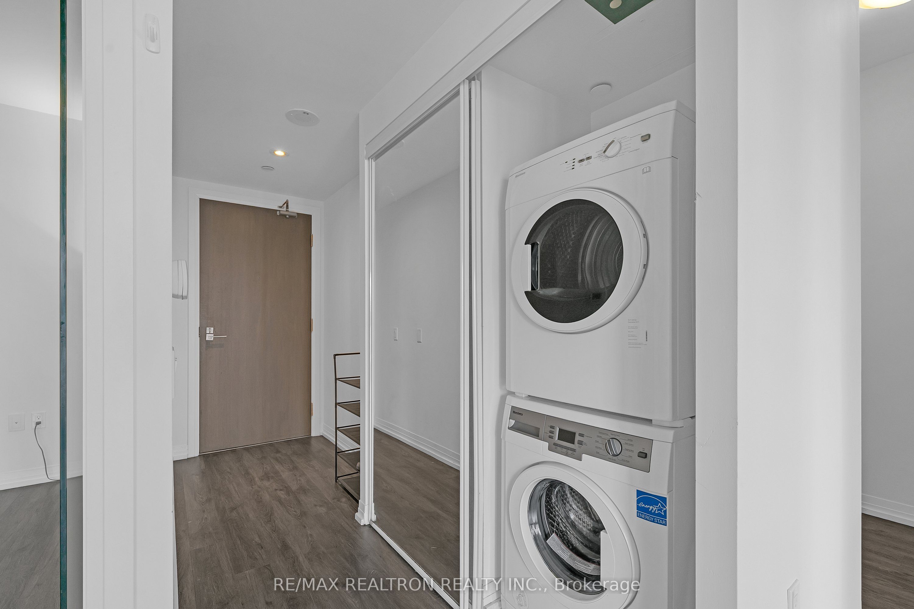 251 Jarvis Street 514, Toronto, ON M5B 0C3 photo 4