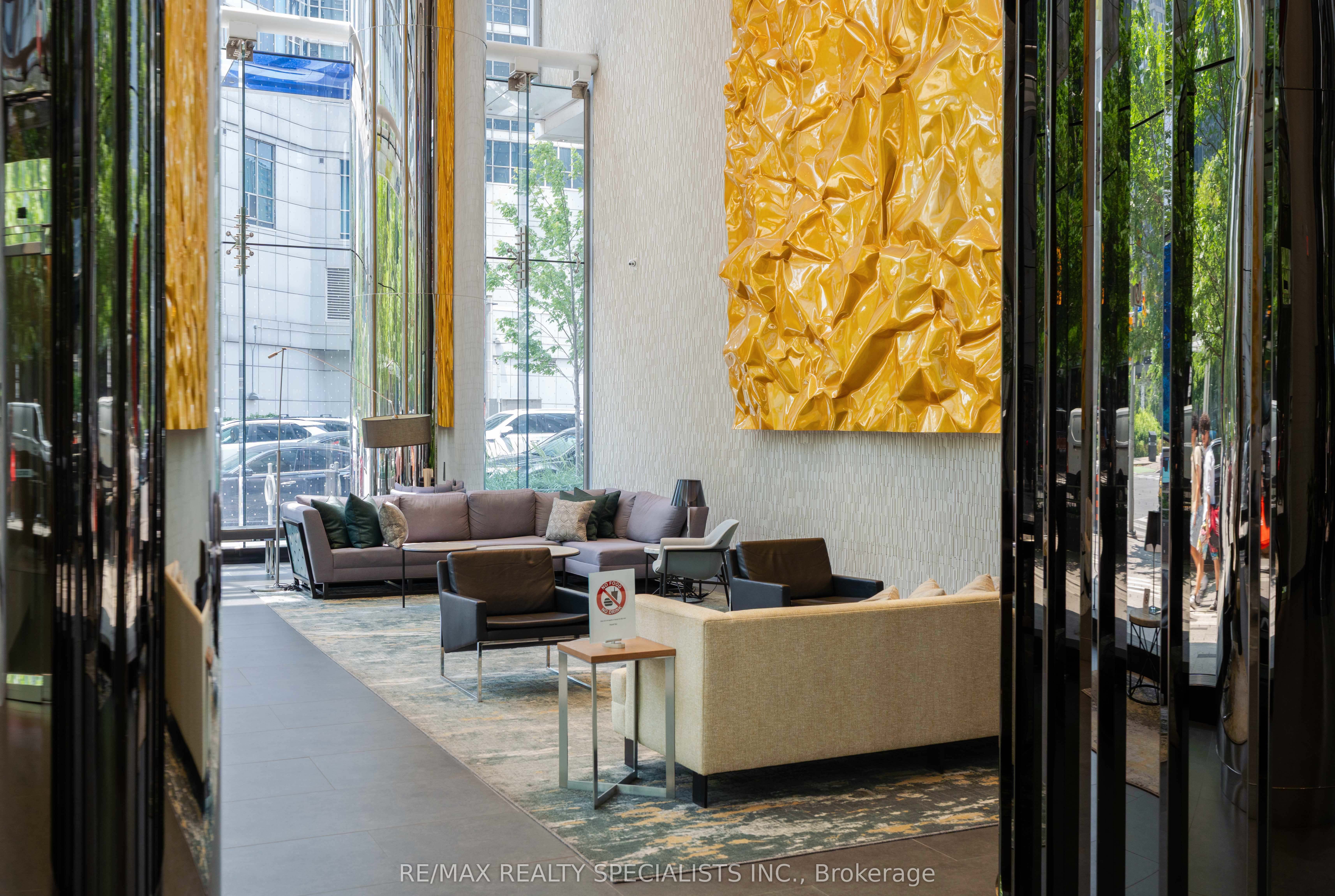10 York Street 4303, Toronto, ON M5J 0E1 photo 4