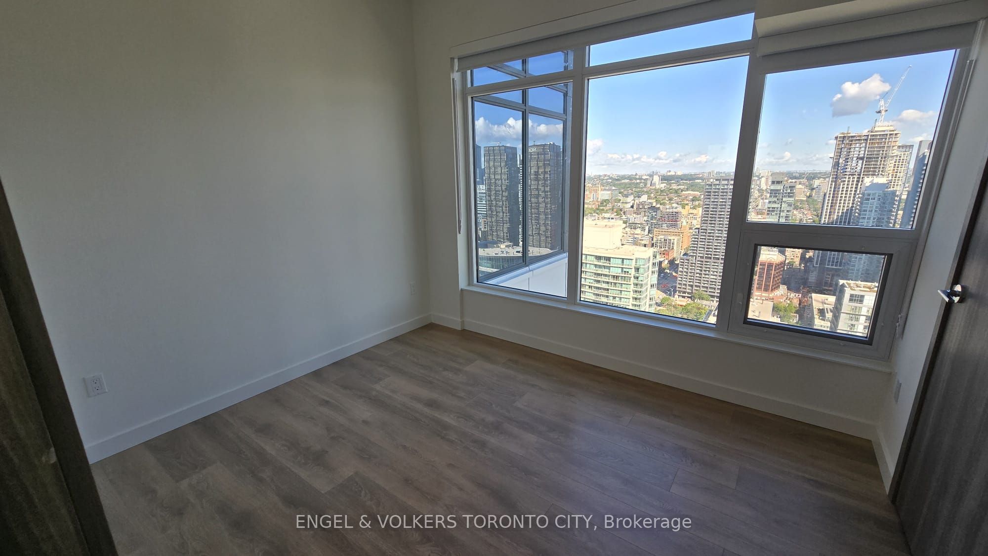 1 Concord Cityplace Way 4801, Toronto, ON M5V 0X3 photo 4