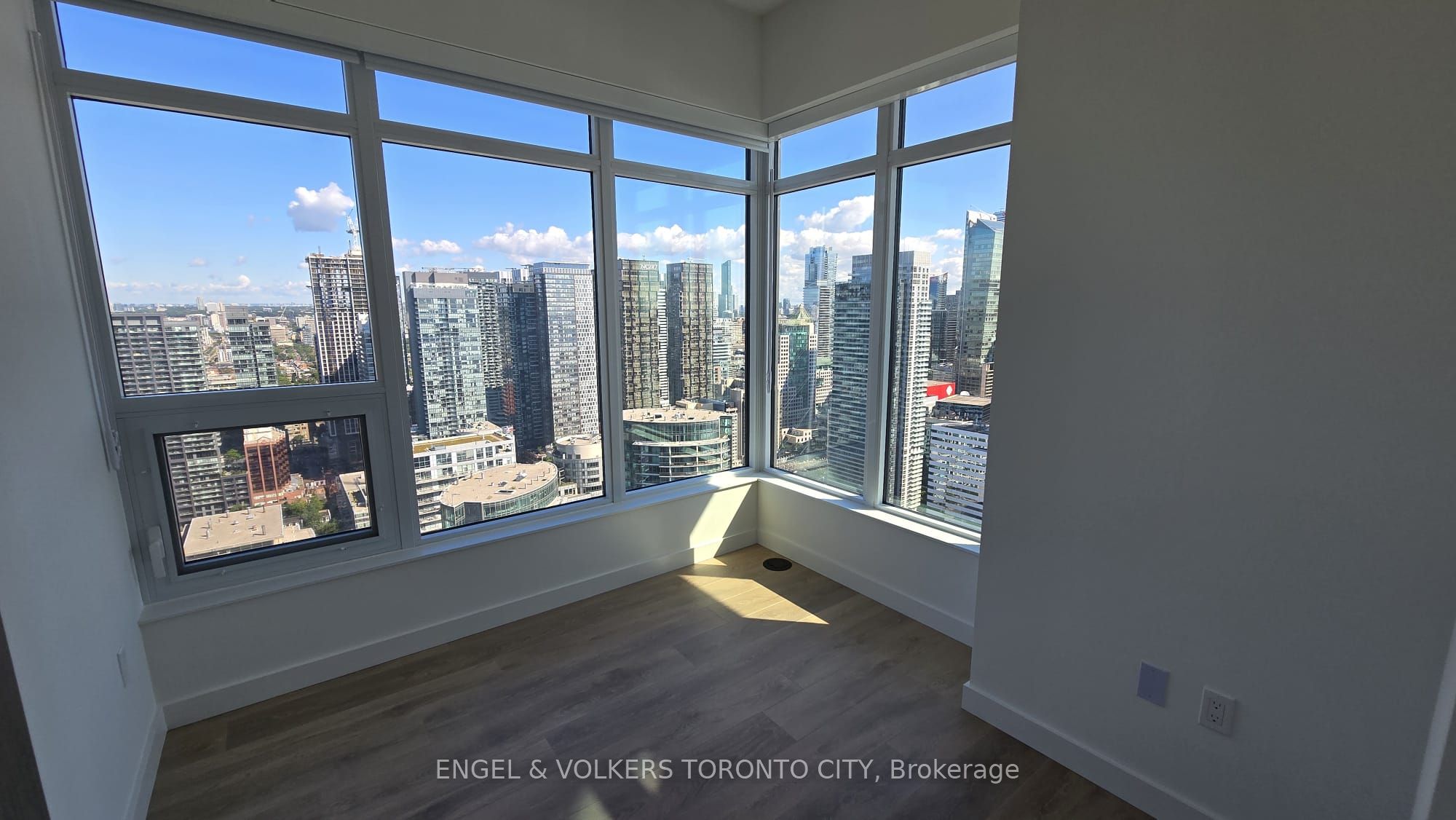1 Concord Cityplace Way 4801, Toronto, ON M5V 0X3 photo 5