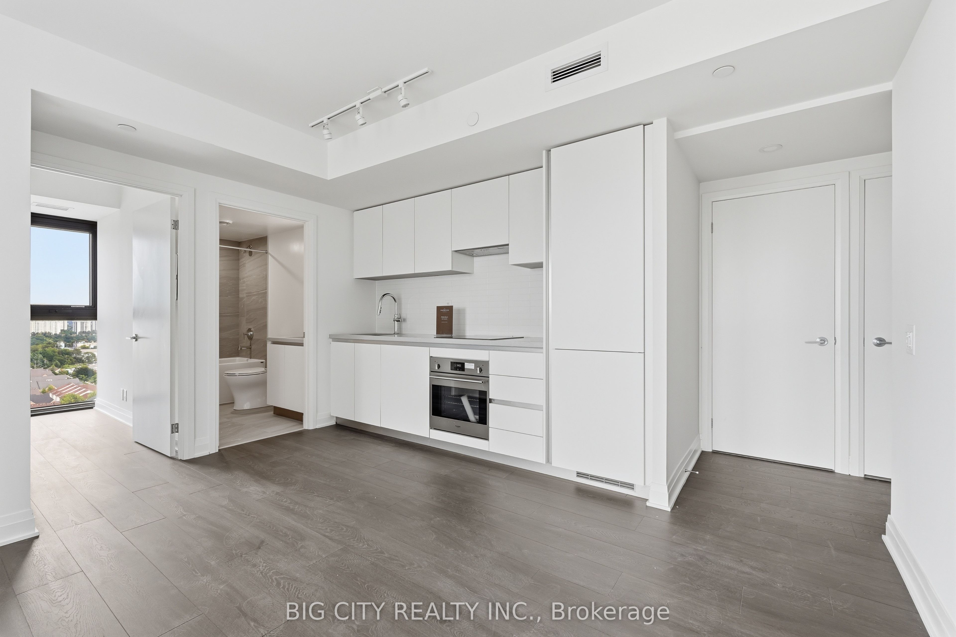 25 Frederick Todd Way 1807, Toronto, ON M4G 0C9 photo 3