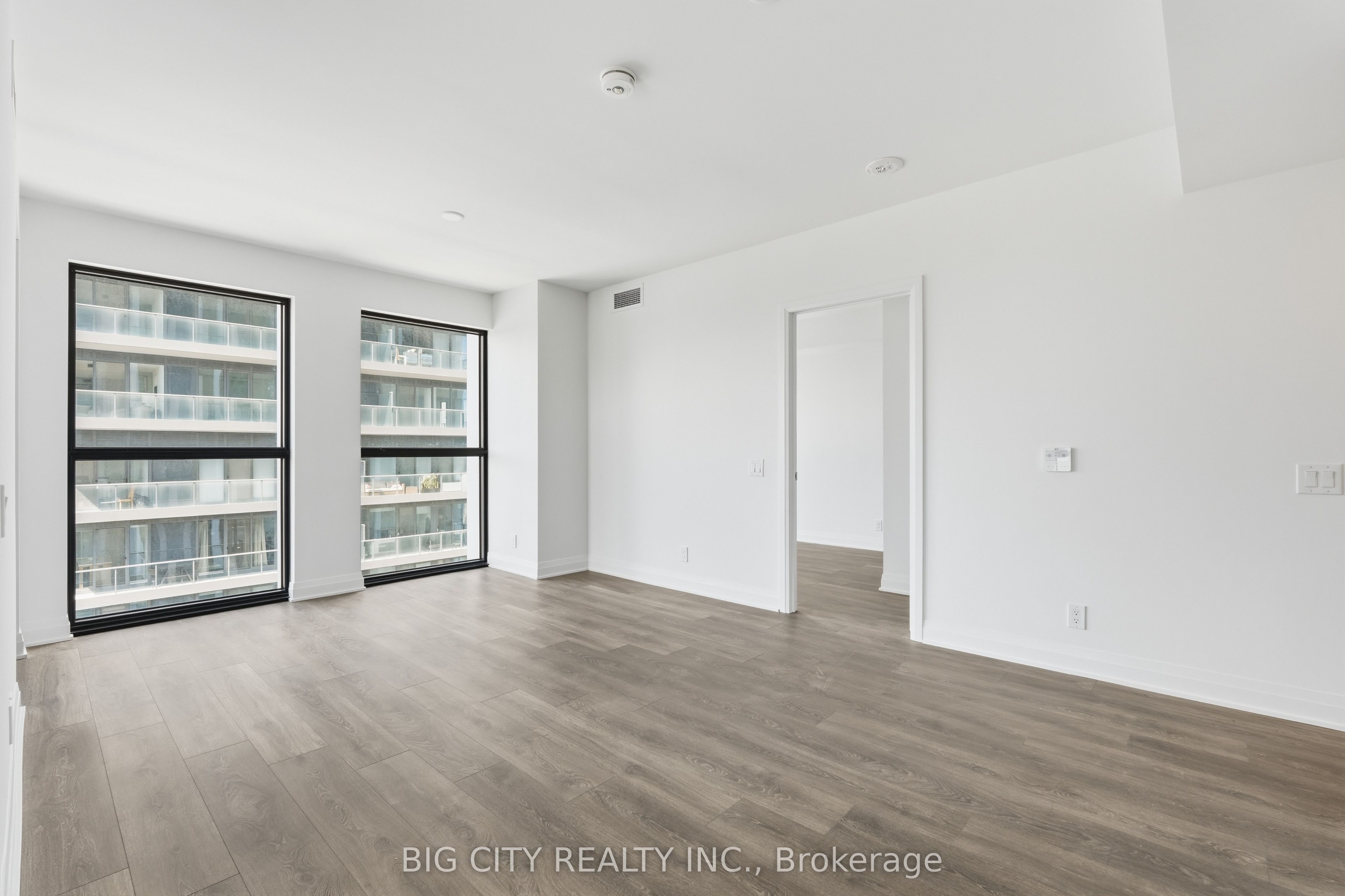25 Frederick Todd Way 1604, Toronto, ON M4G 0C9 photo 3