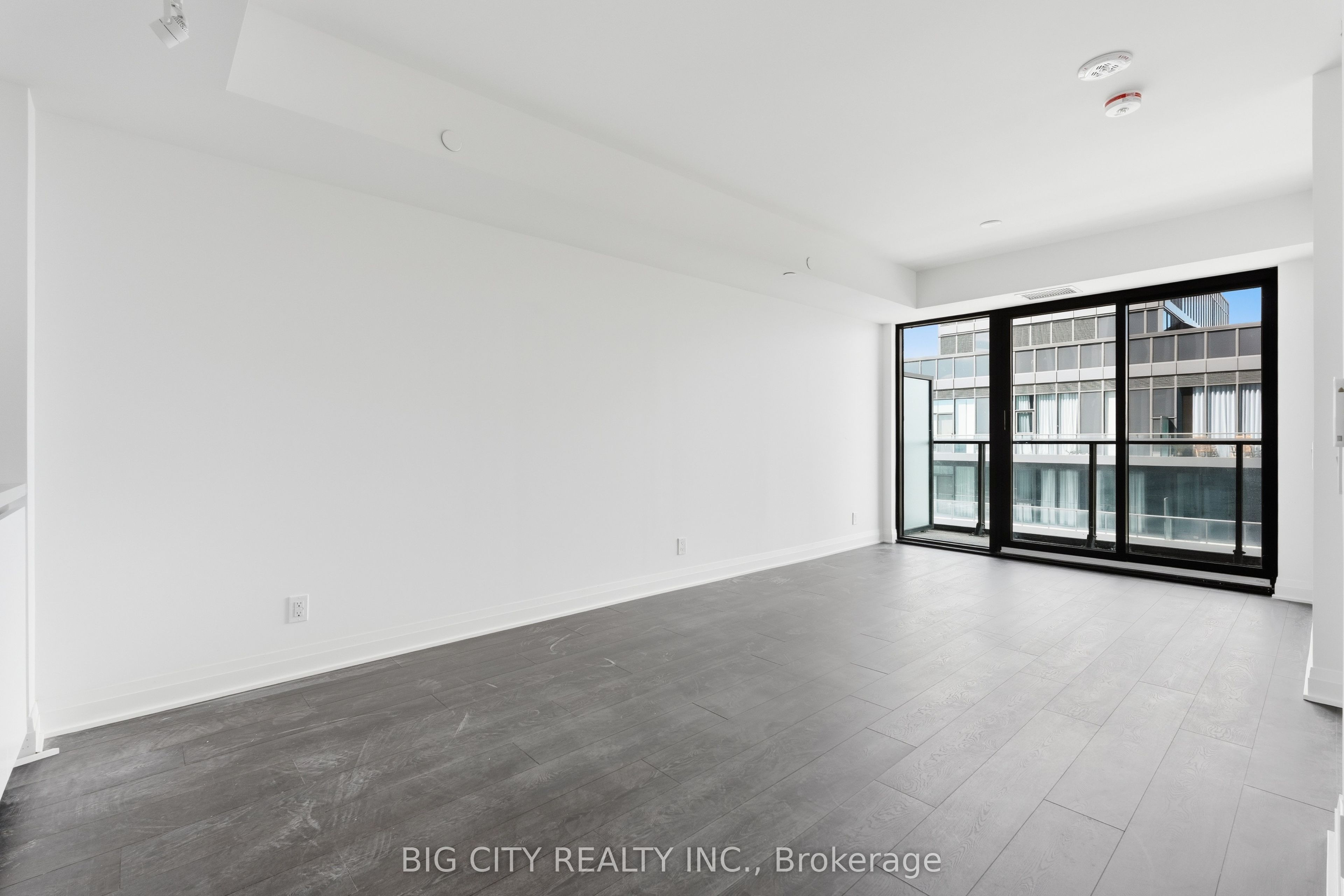 25 Frederick Todd Way 2206, Toronto, ON M4G 0C9