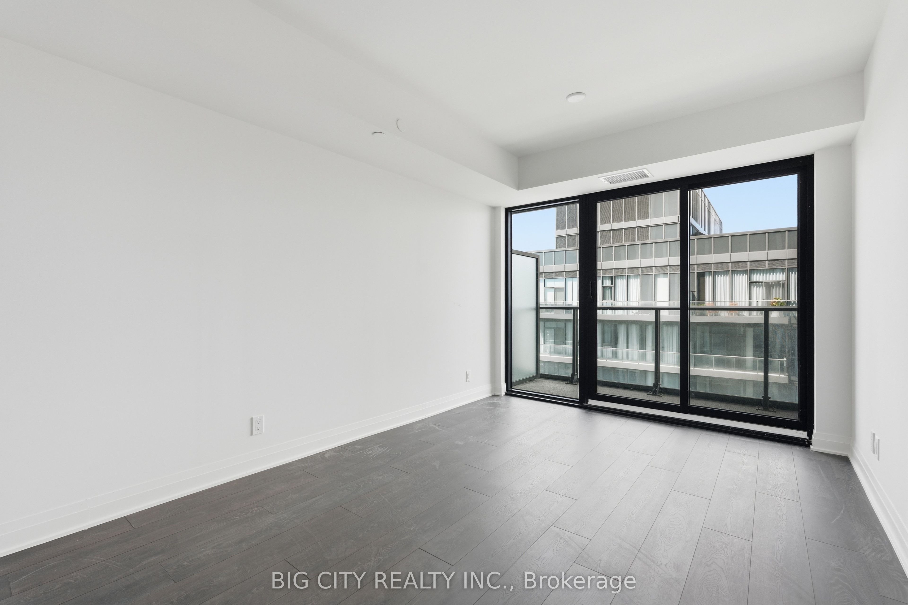 25 Frederick Todd Way 2206, Toronto, ON M4G 0C9 photo 5