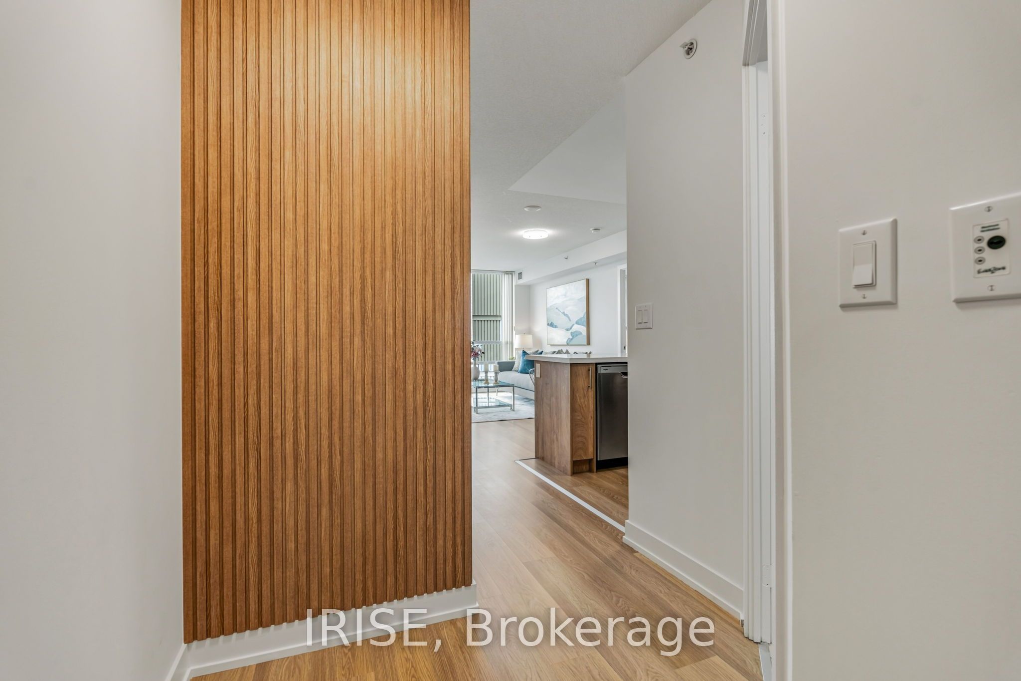 5740 Yonge Street 1006, Toronto, ON M2M 0B1 photo 2