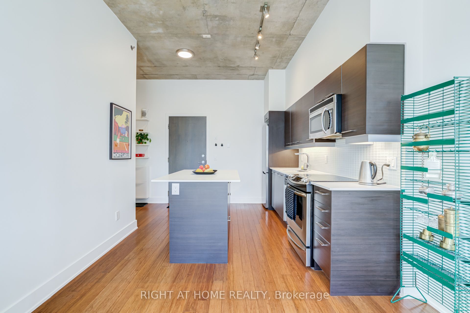 90 Trinity Street 805, Toronto, ON M5A 0E4 photo 3