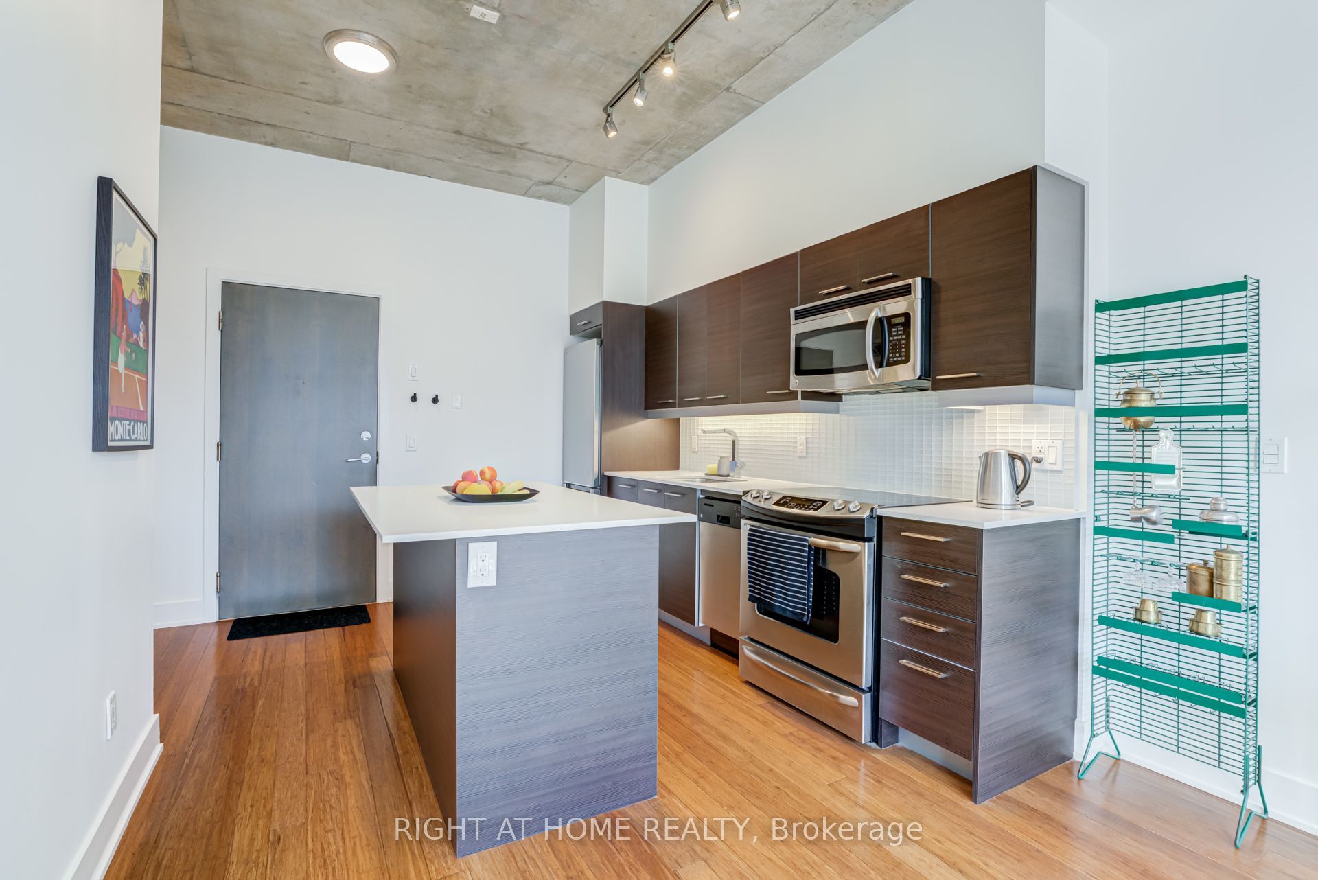 90 Trinity Street 805, Toronto, ON M5A 0E4 photo 4