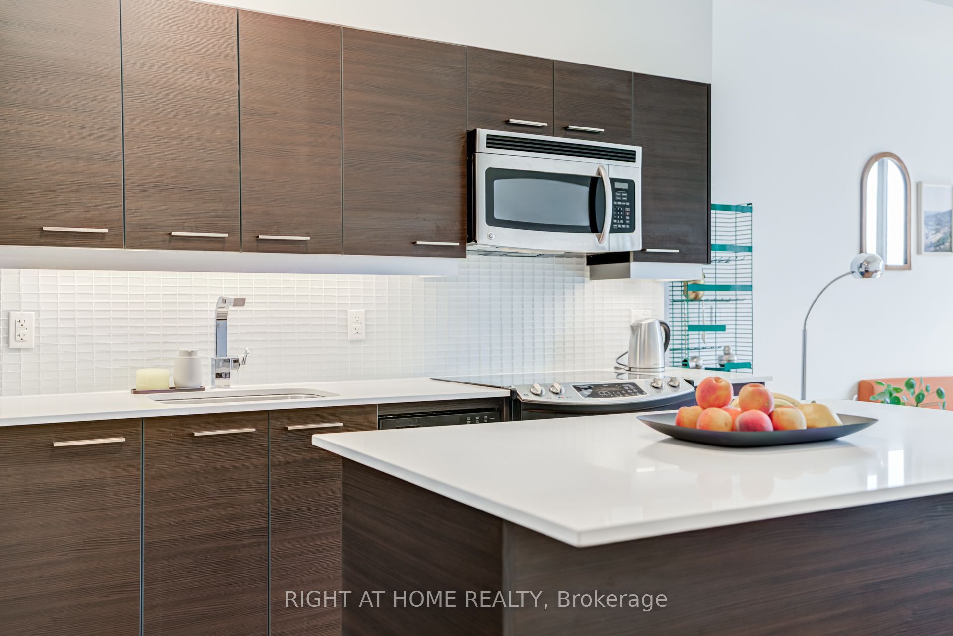 90 Trinity Street 805, Toronto, ON M5A 0E4 photo 5