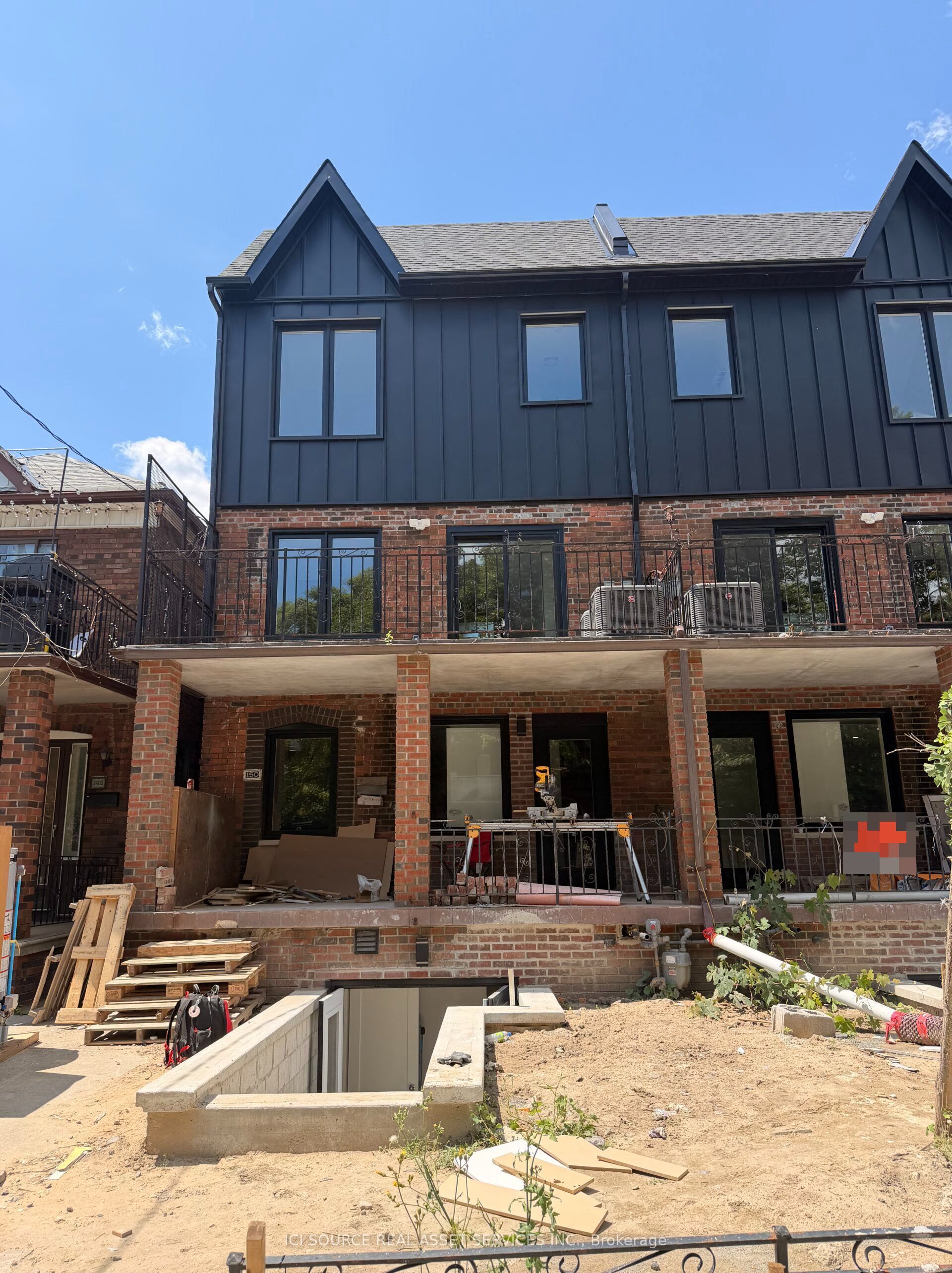 150 Brunswick Avenue 1, Toronto, ON M5S 2M2