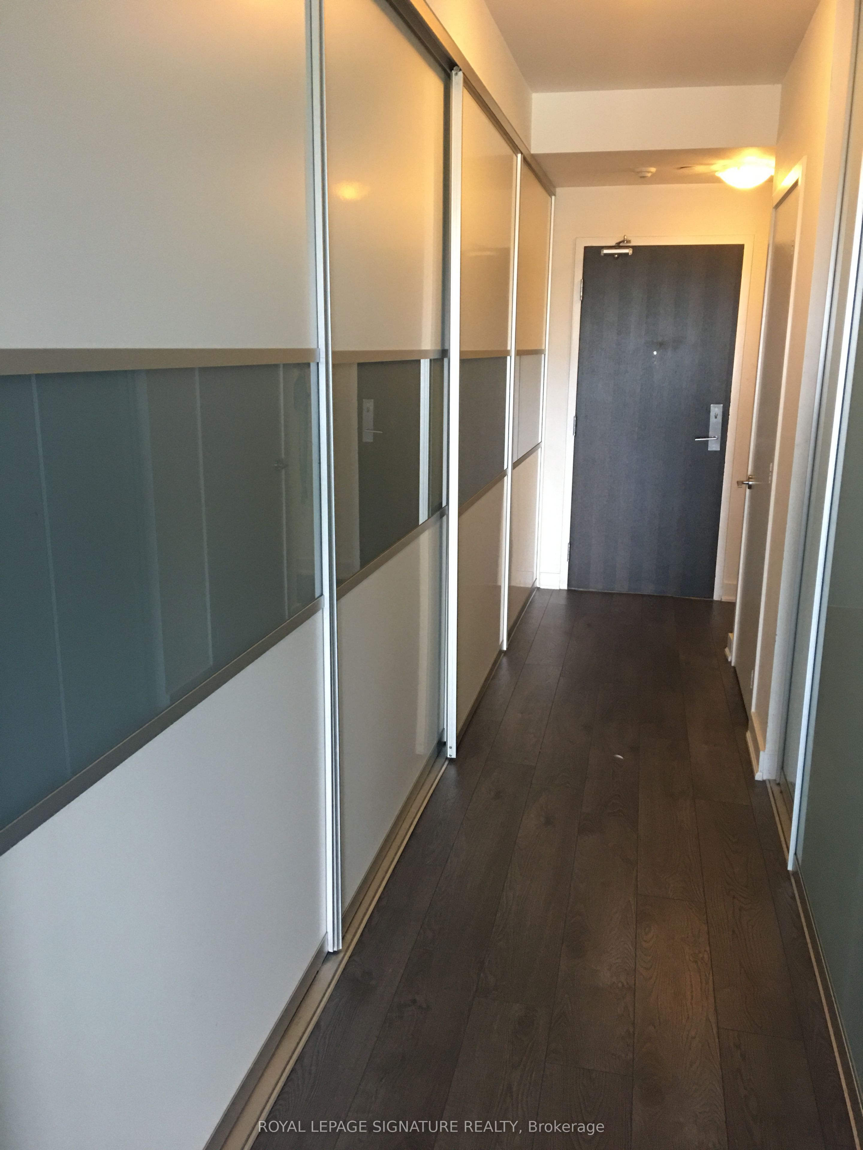 156 Portland Street 405, Toronto, ON M5V 0G1 photo 3