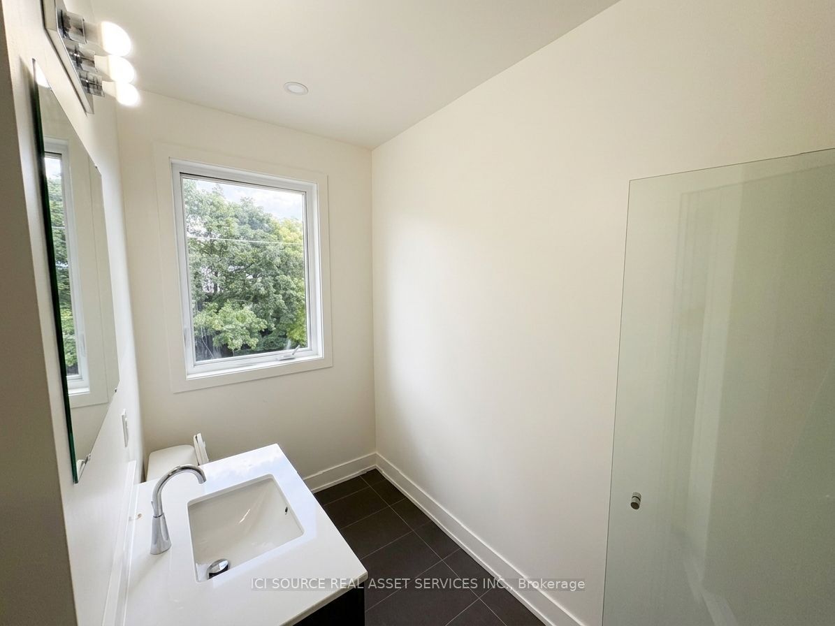 150 Brunswick Avenue 3, Toronto, ON M5S 2M2 photo 5