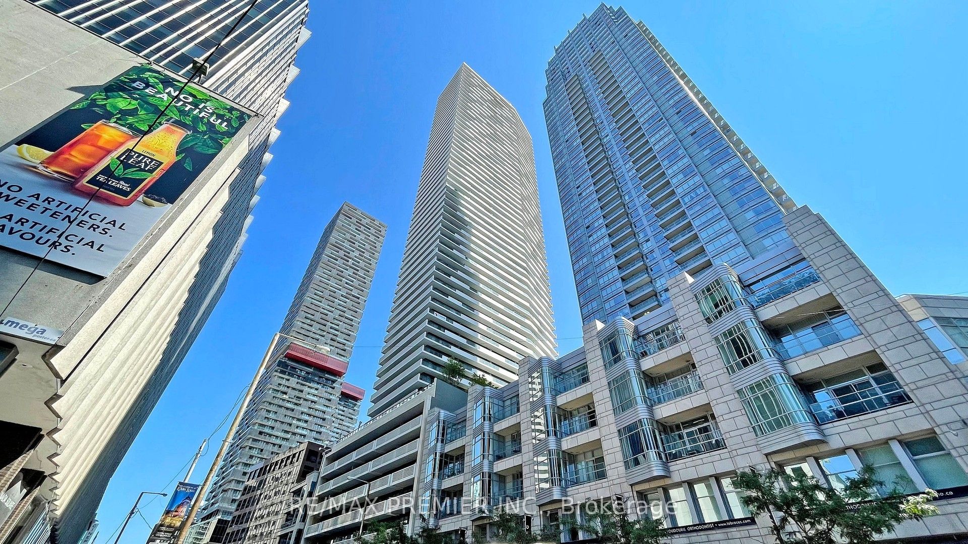 2221 Yonge Street 3105, Toronto, ON M4S 0B8