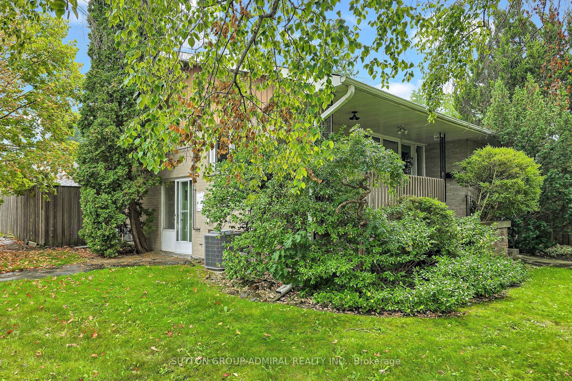 49 Talbot Road, Toronto, ON M2M 1R7