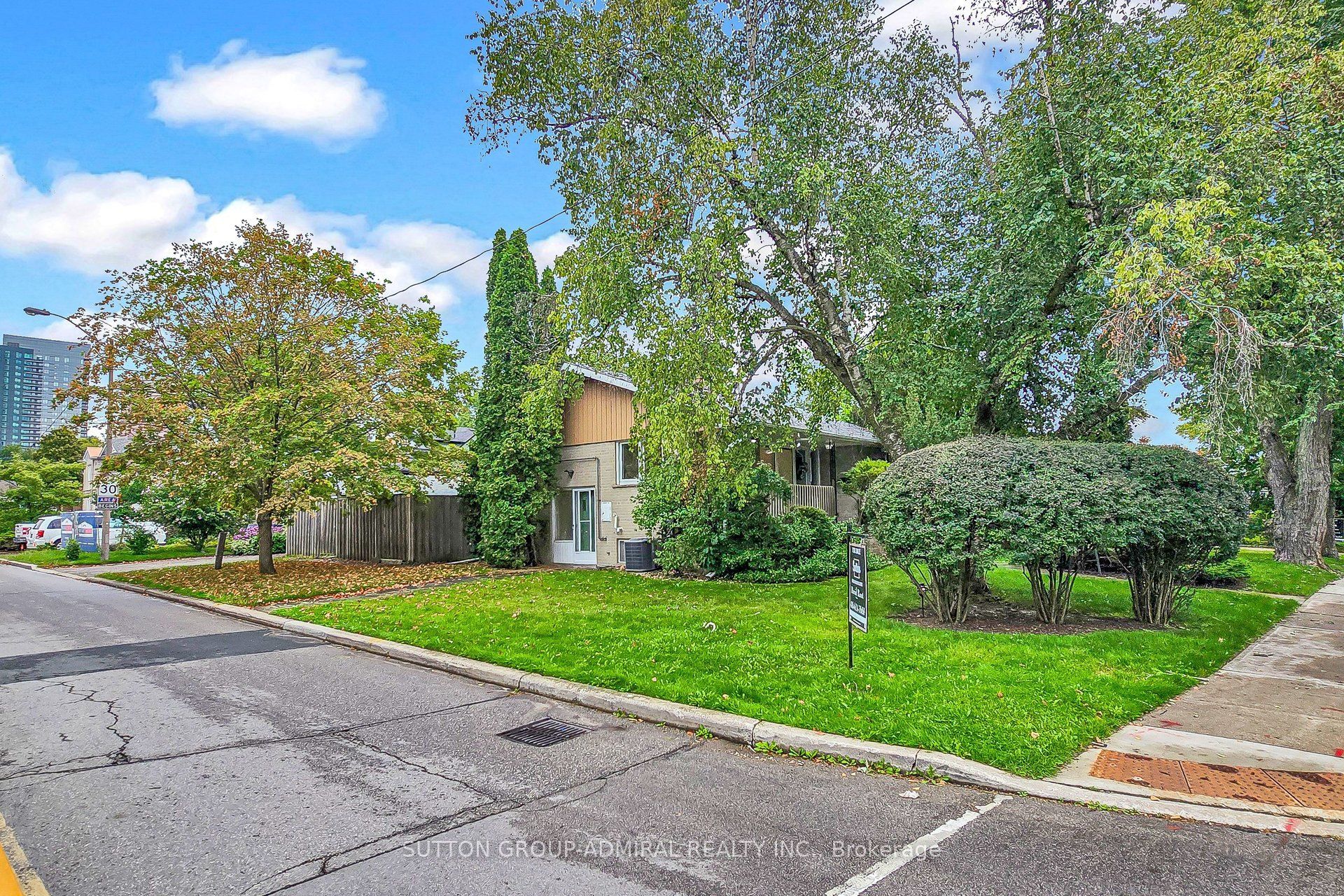 49 Talbot Road, Toronto, ON M2M 1R7 photo 3