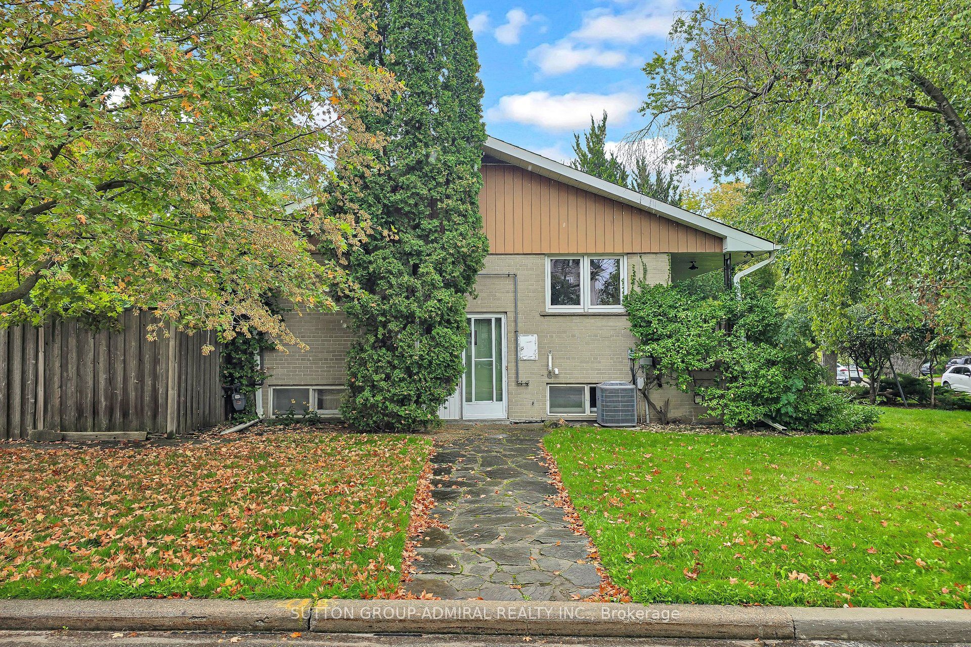49 Talbot Road, Toronto, ON M2M 1R7 photo 4