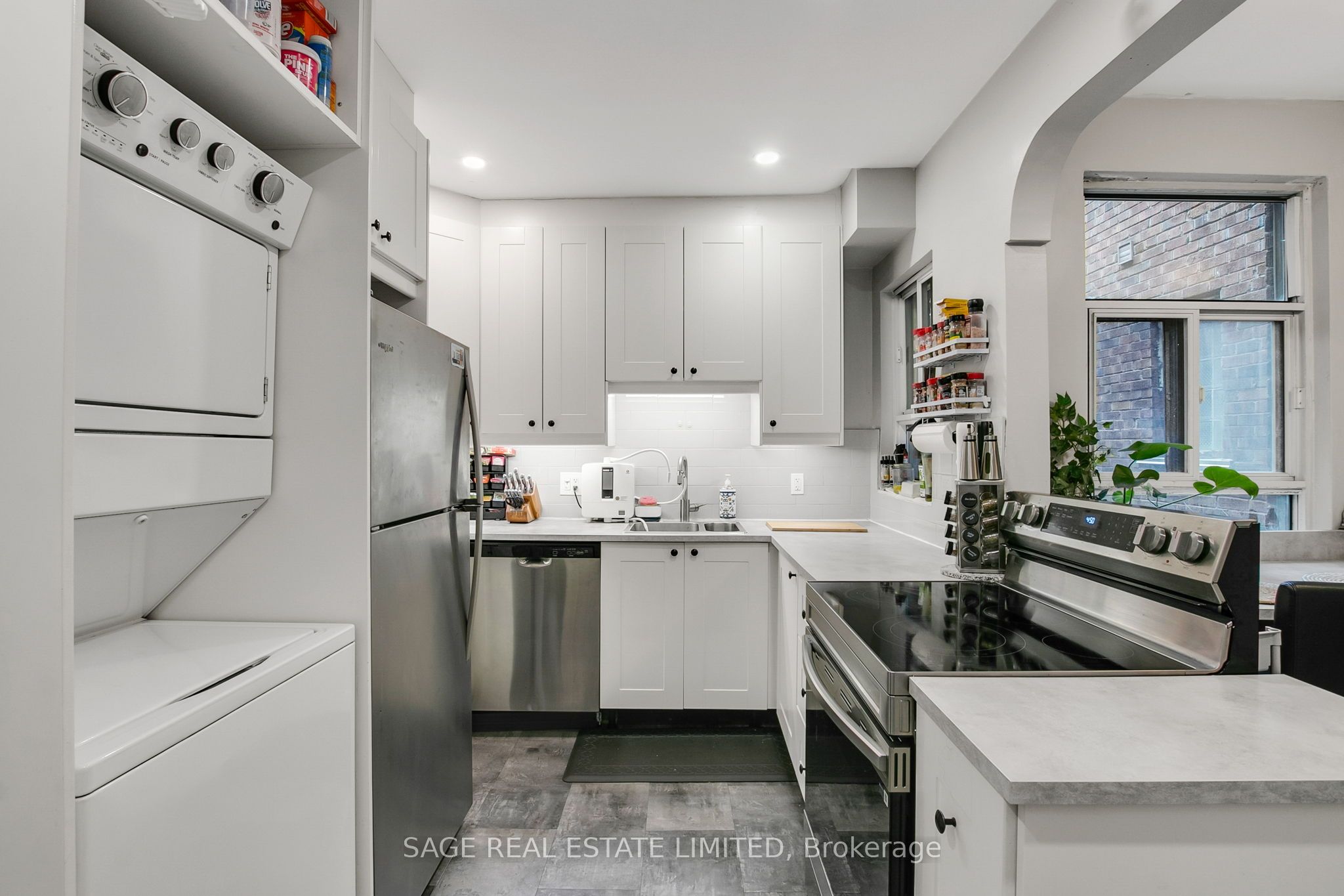 1840 Bathurst Street 204, Toronto, ON M5P 3K7 photo 2