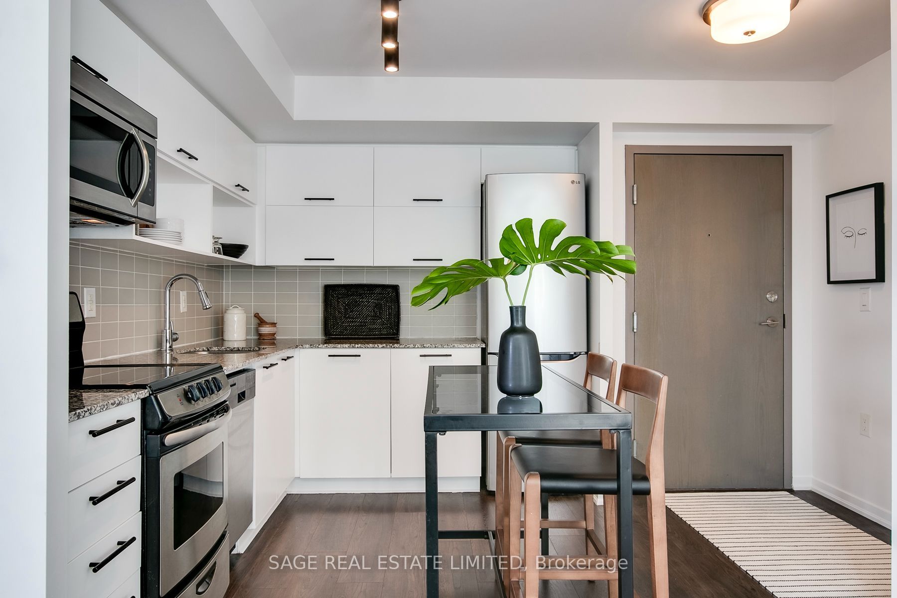 36 Lisgar Street W 1208W, Toronto, ON M6J 3G2 photo 2