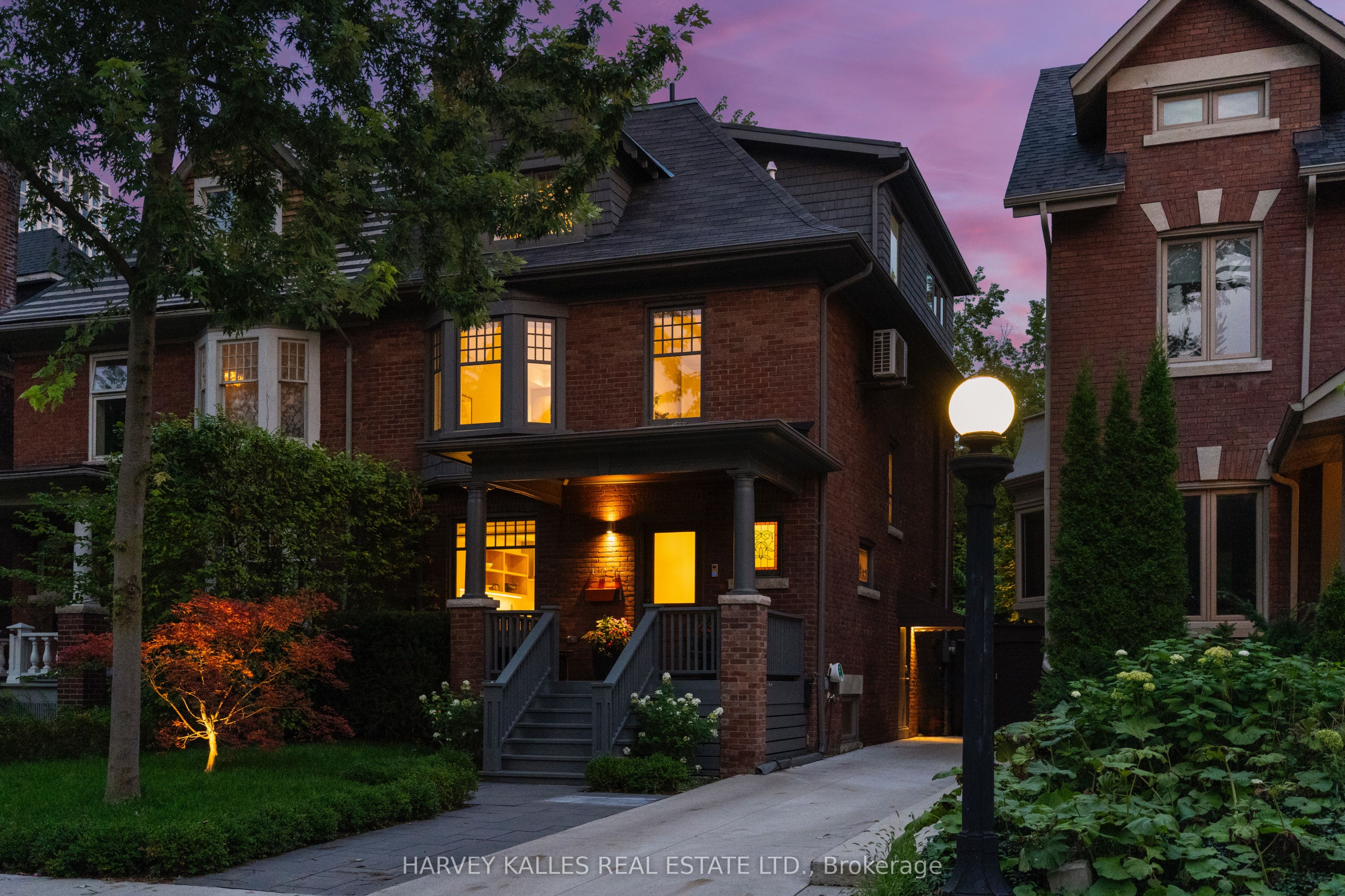 497 Palmerston Boulevard, Toronto, ON M6G 2P2