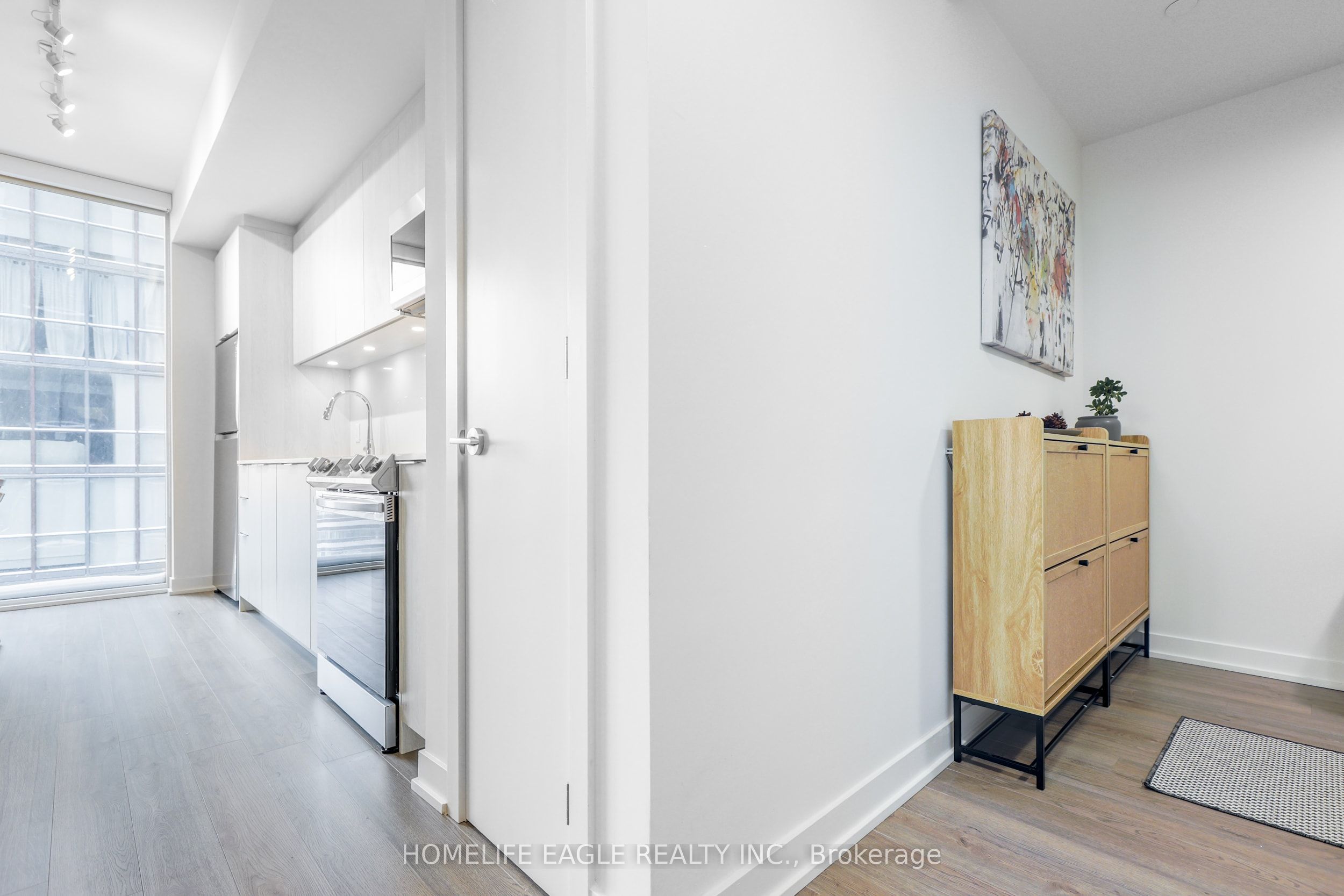 357 King Street W 1108, Toronto, ON M5V 0S7 photo 5