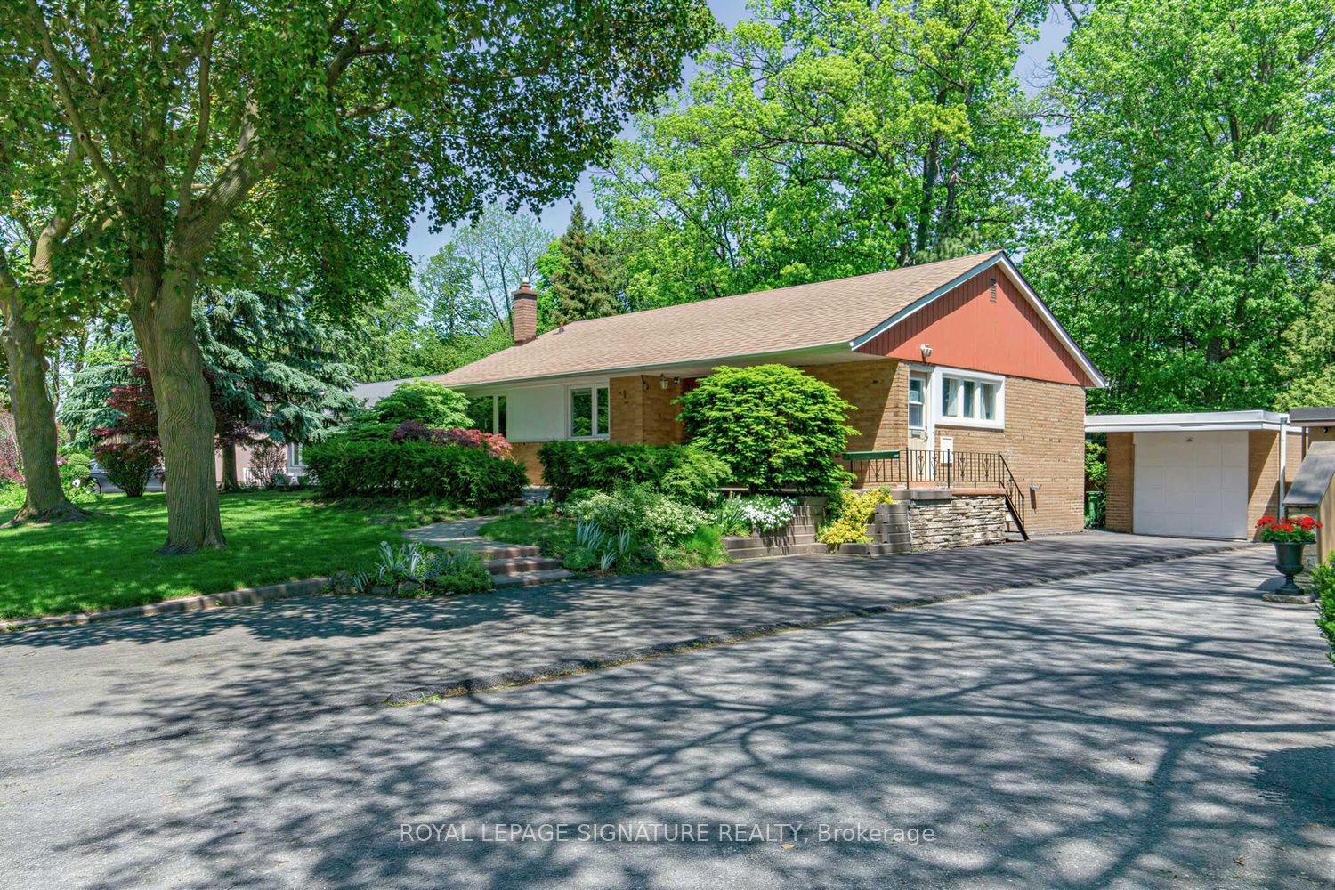 69 Greenland Road, Toronto, ON M3C 1N4 photo 2
