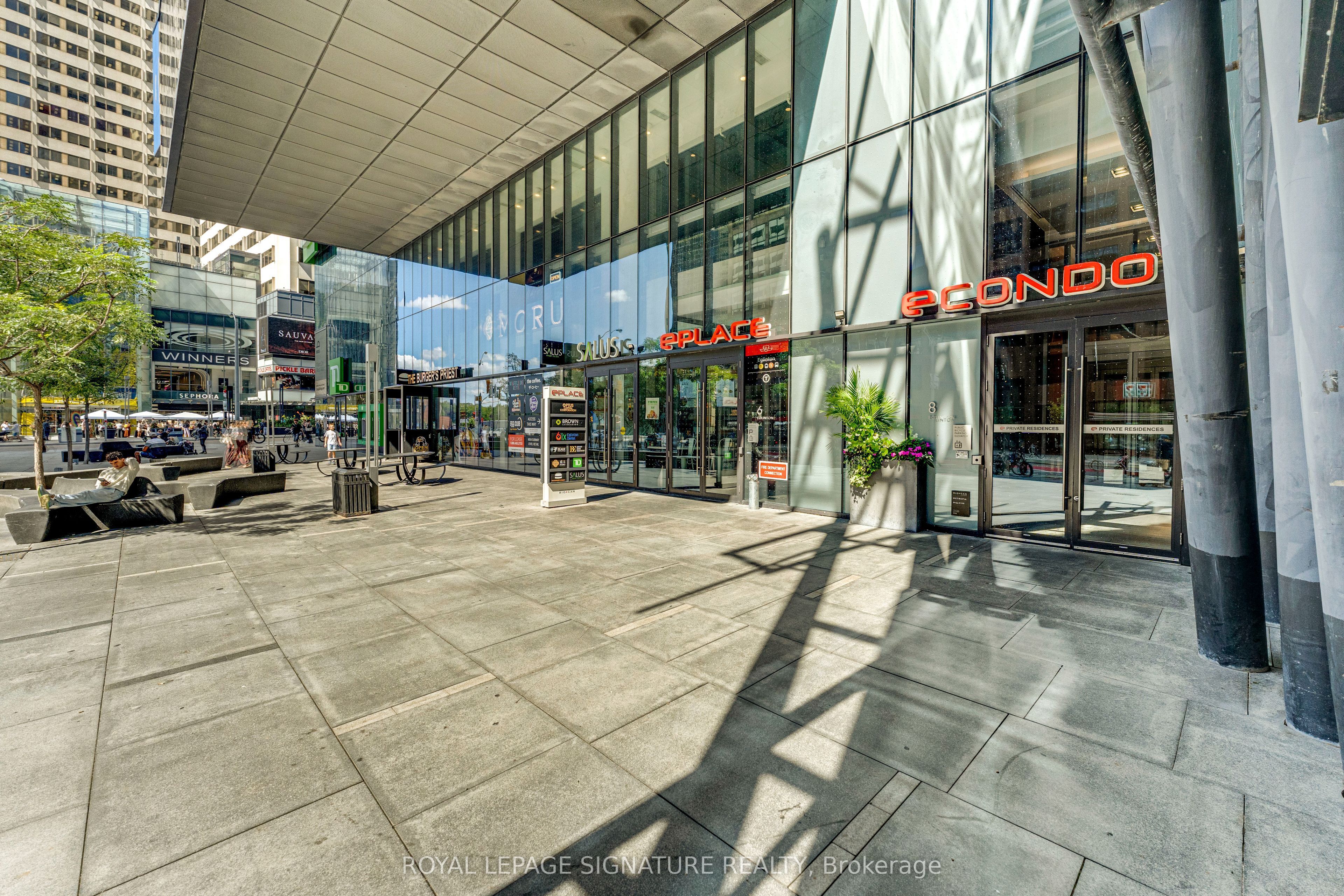 8 Eglinton Avenue E 5009, Toronto, ON M4P 0C1 photo 2