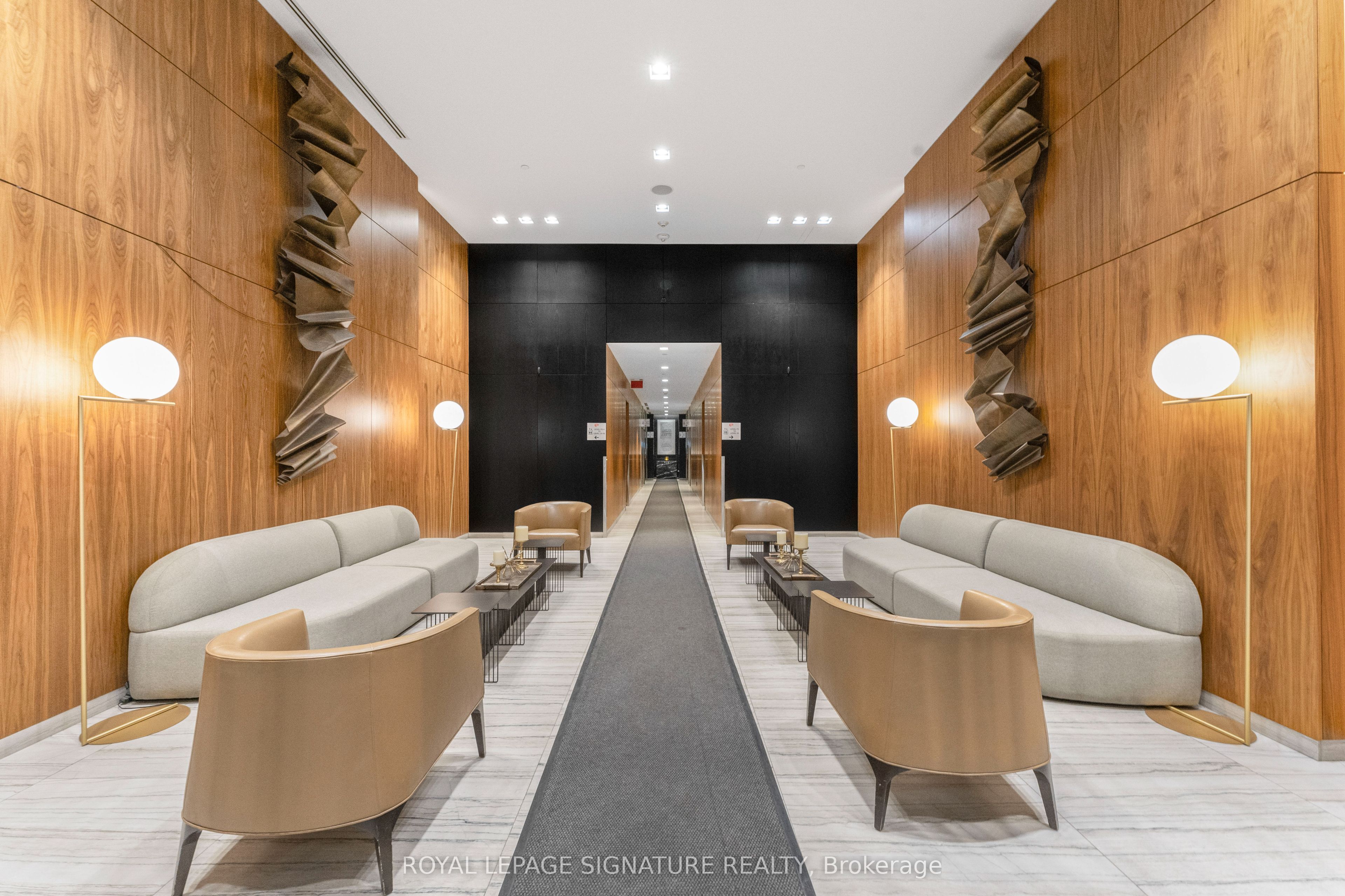 8 Eglinton Avenue E 5009, Toronto, ON M4P 0C1 photo 3