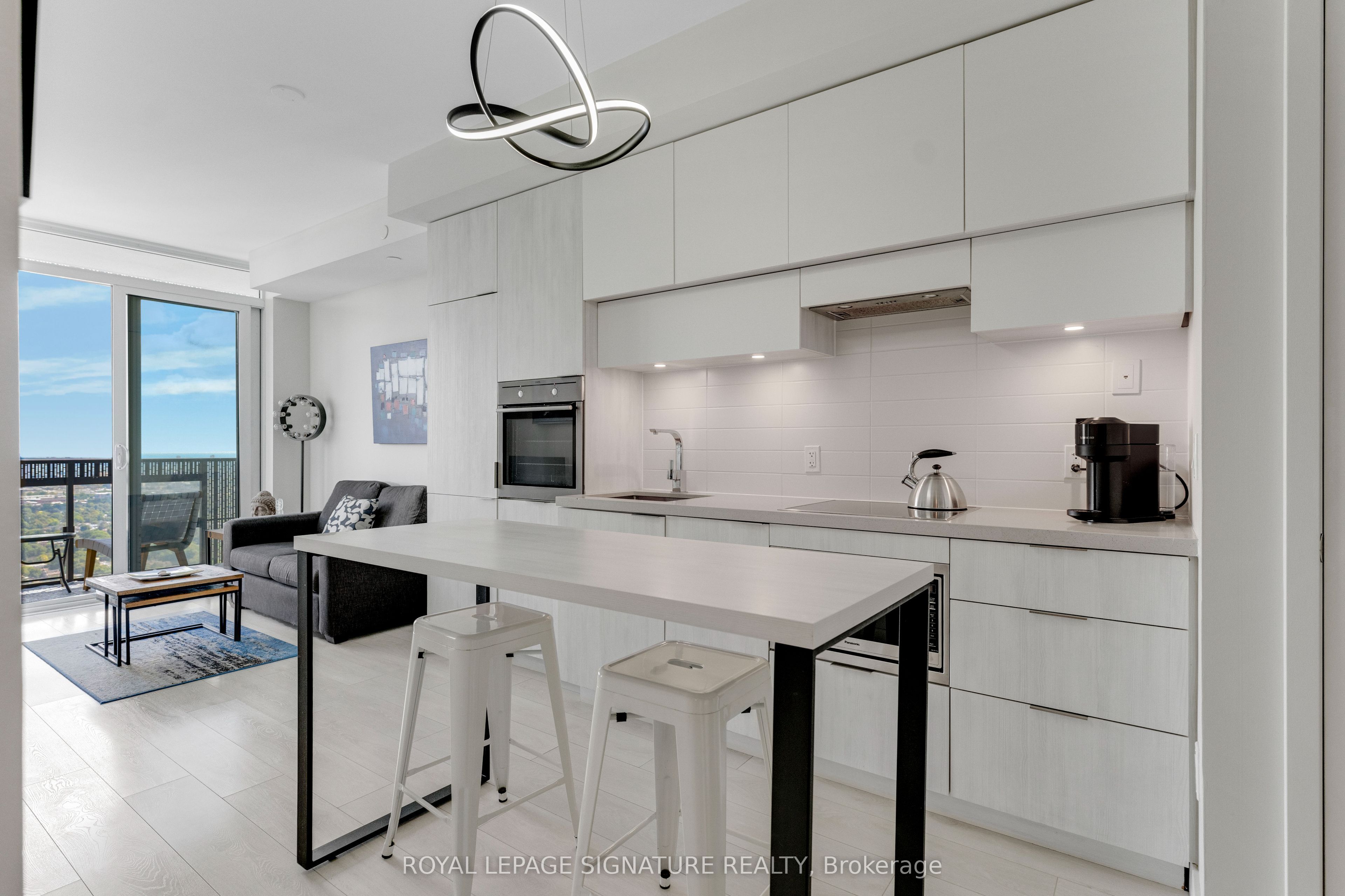 8 Eglinton Avenue E 5009, Toronto, ON M4P 0C1 photo 5