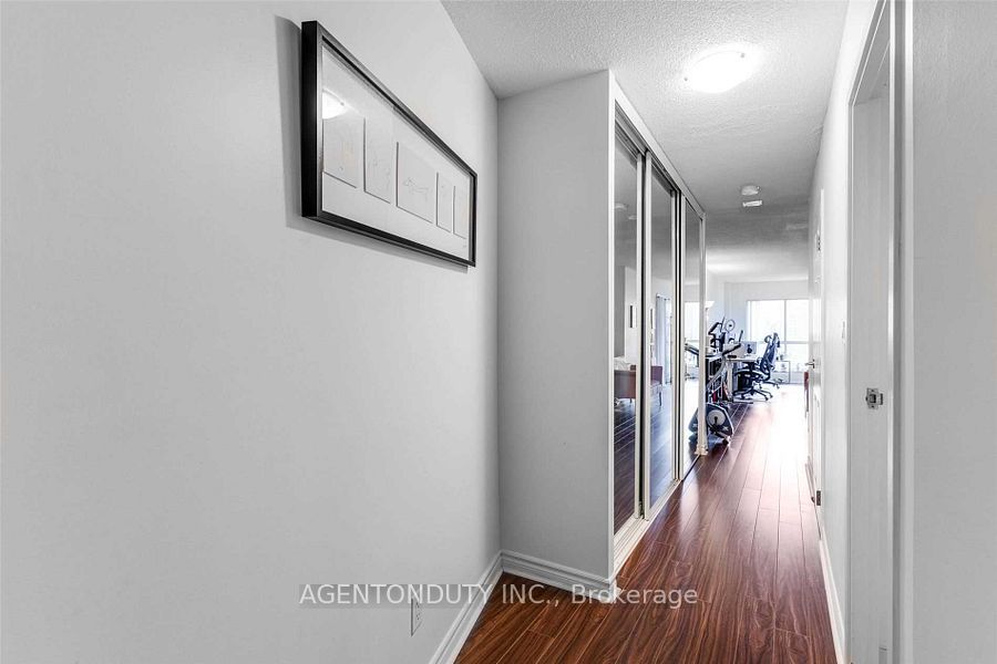 25 The Esplanade 1122, Toronto, ON M5E 1W5 photo 3