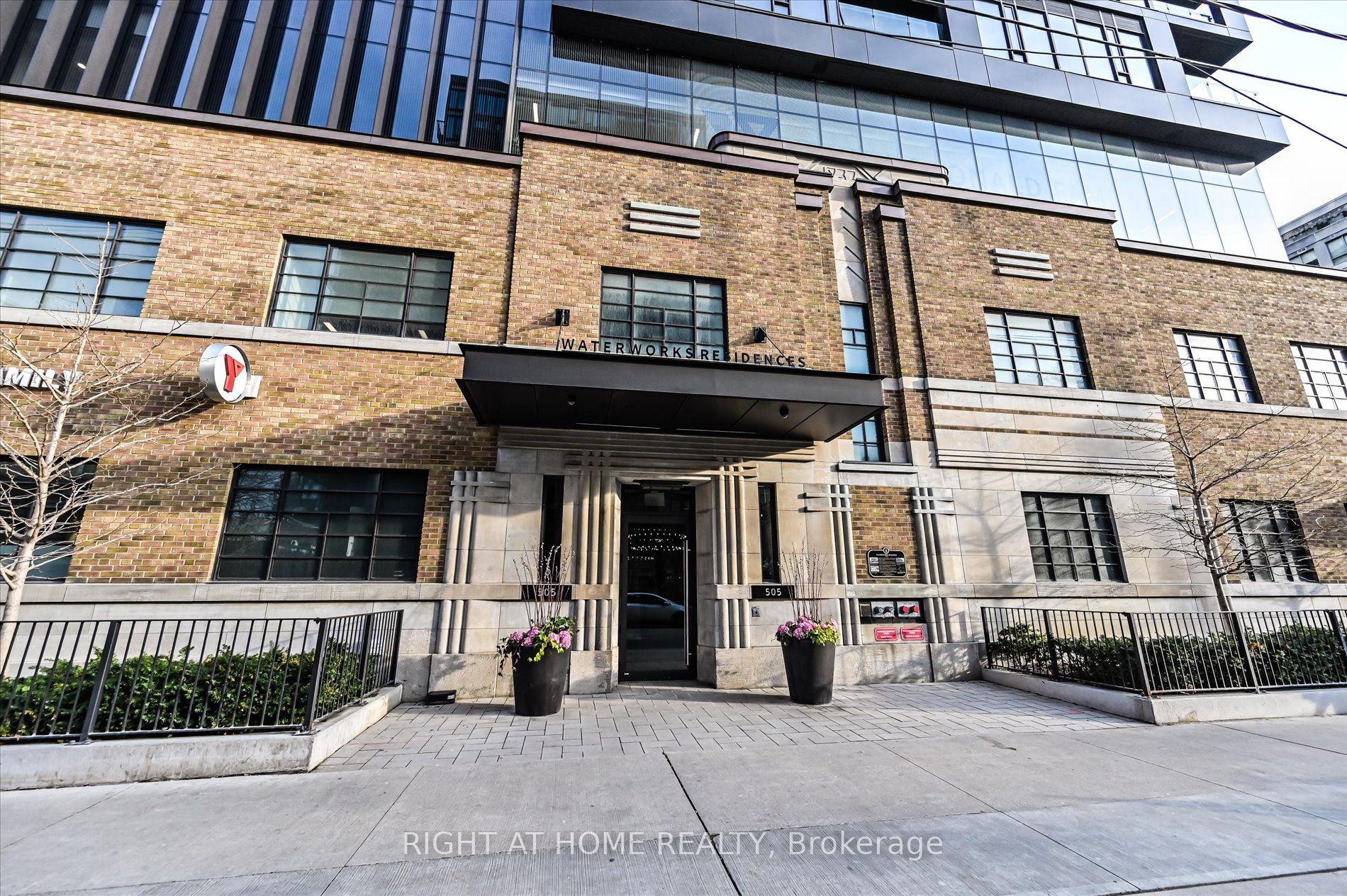 505 Richmond Street W 733, Toronto, ON M5V 1Y3 photo 2