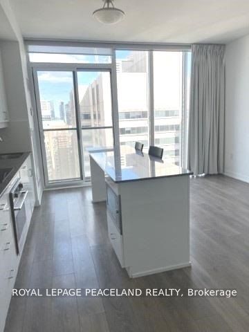 426 University Avenue 2809, Toronto, ON M5G 1S9 photo 5