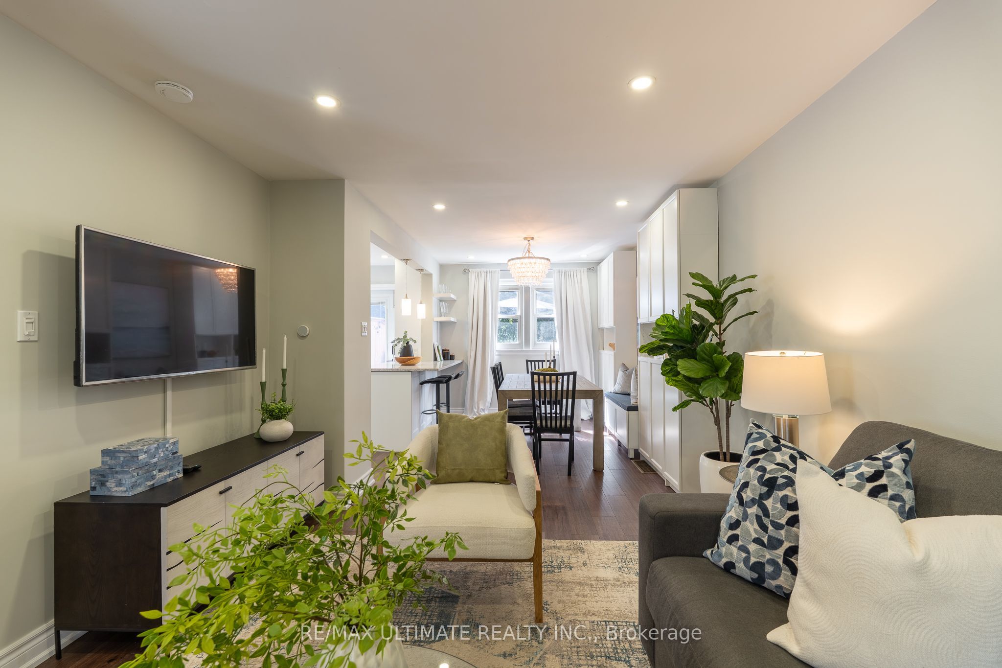 3 Thursfield Crescent, Toronto, ON M4G 2N4 photo 5