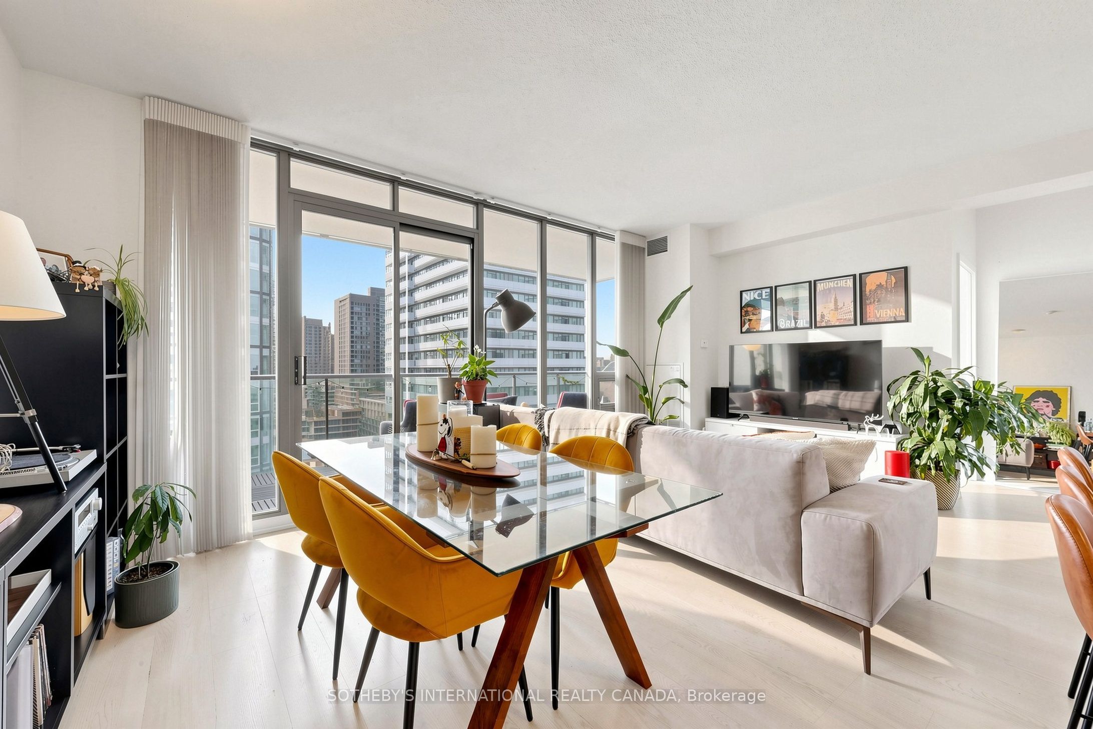 33 Lombard Street 1606, Toronto, ON M5C 3H8 photo 2