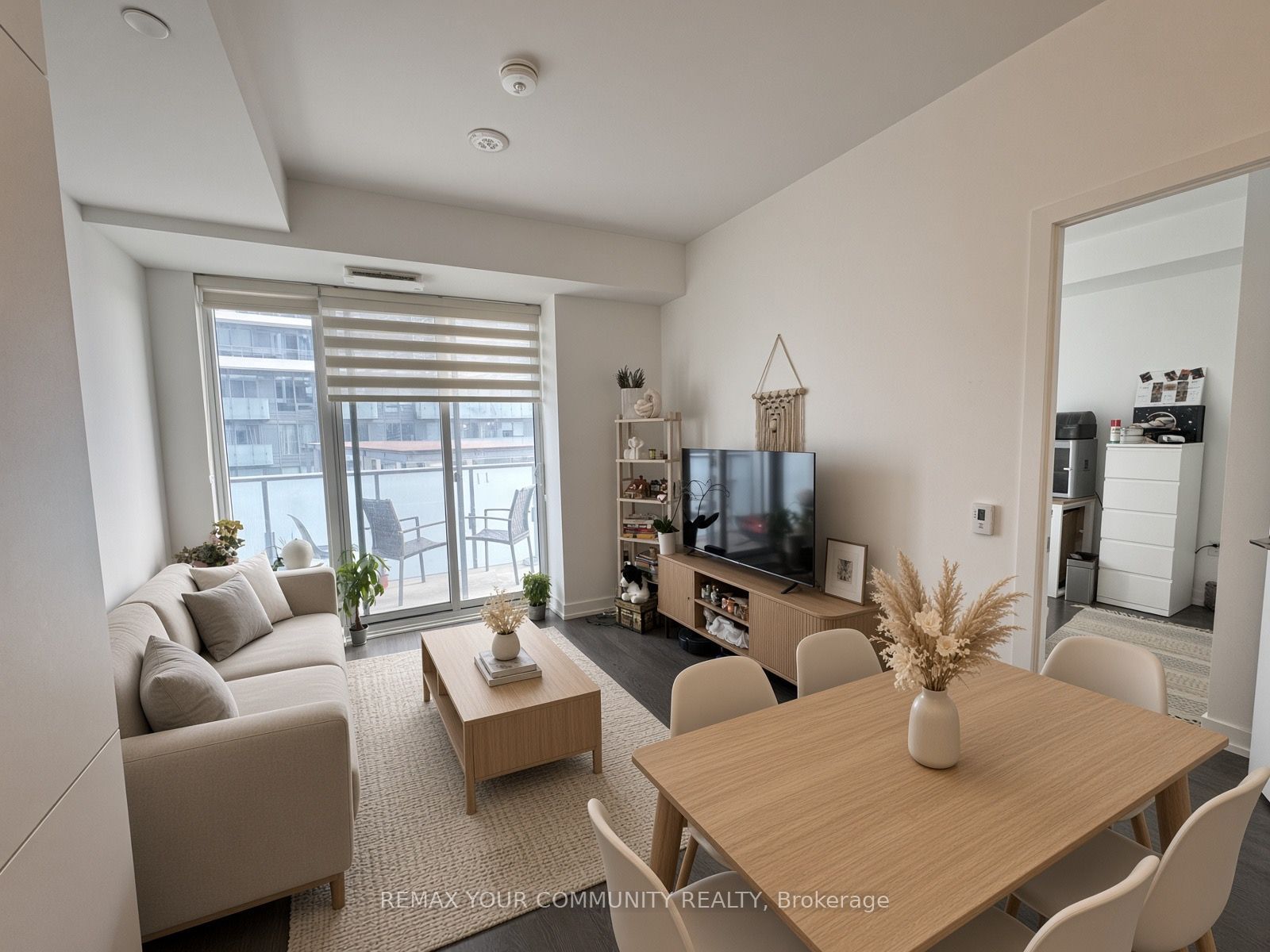 7 Golden Lion Heights N1009, Toronto, ON M2M 0C1