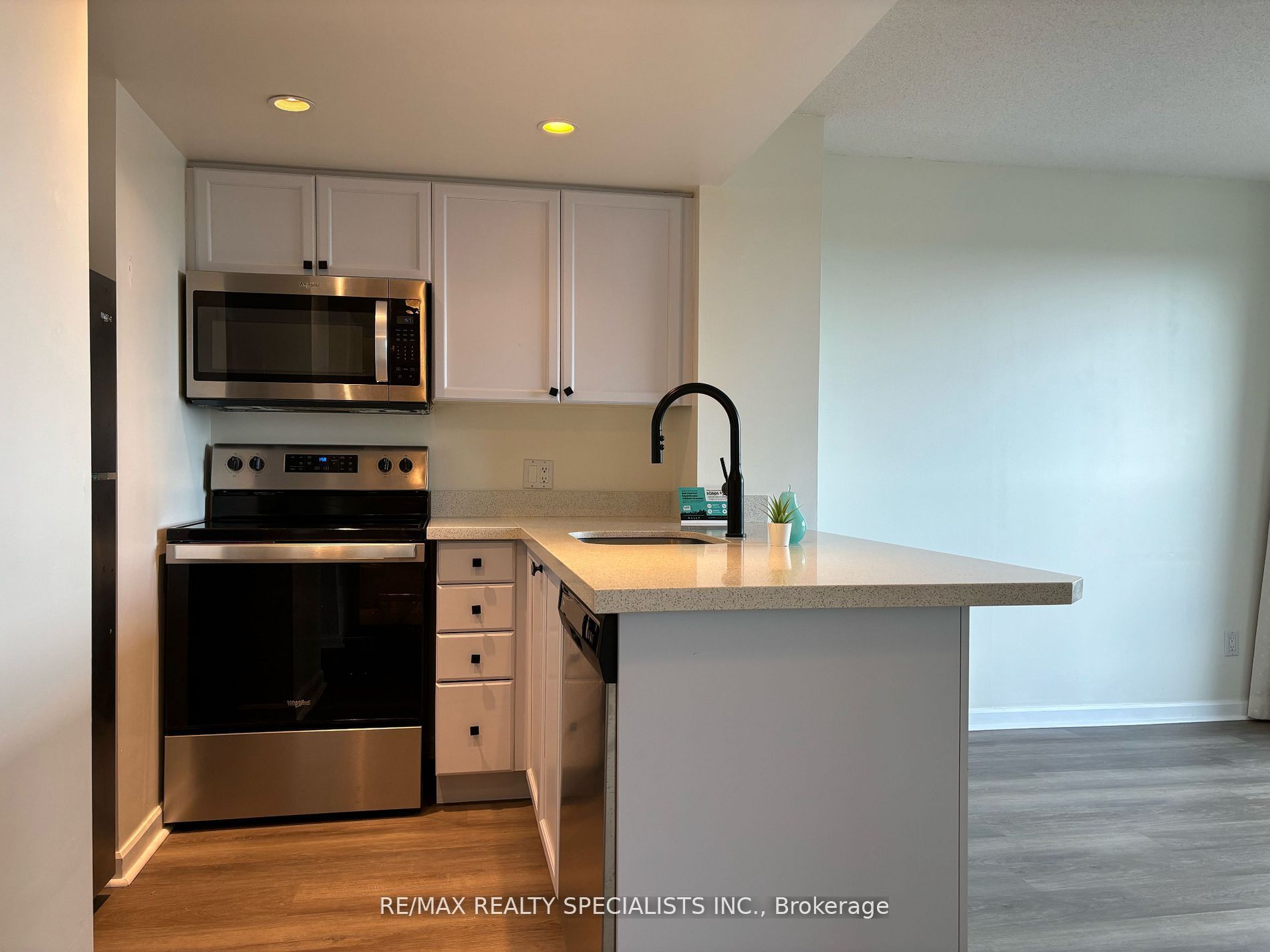 8 Park Road 2203, Toronto, ON M4W 3S5