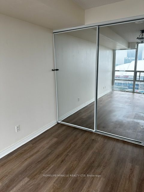 30 Grand Trunk Crescent 3212, Toronto, ON M5J 3A4 photo 3