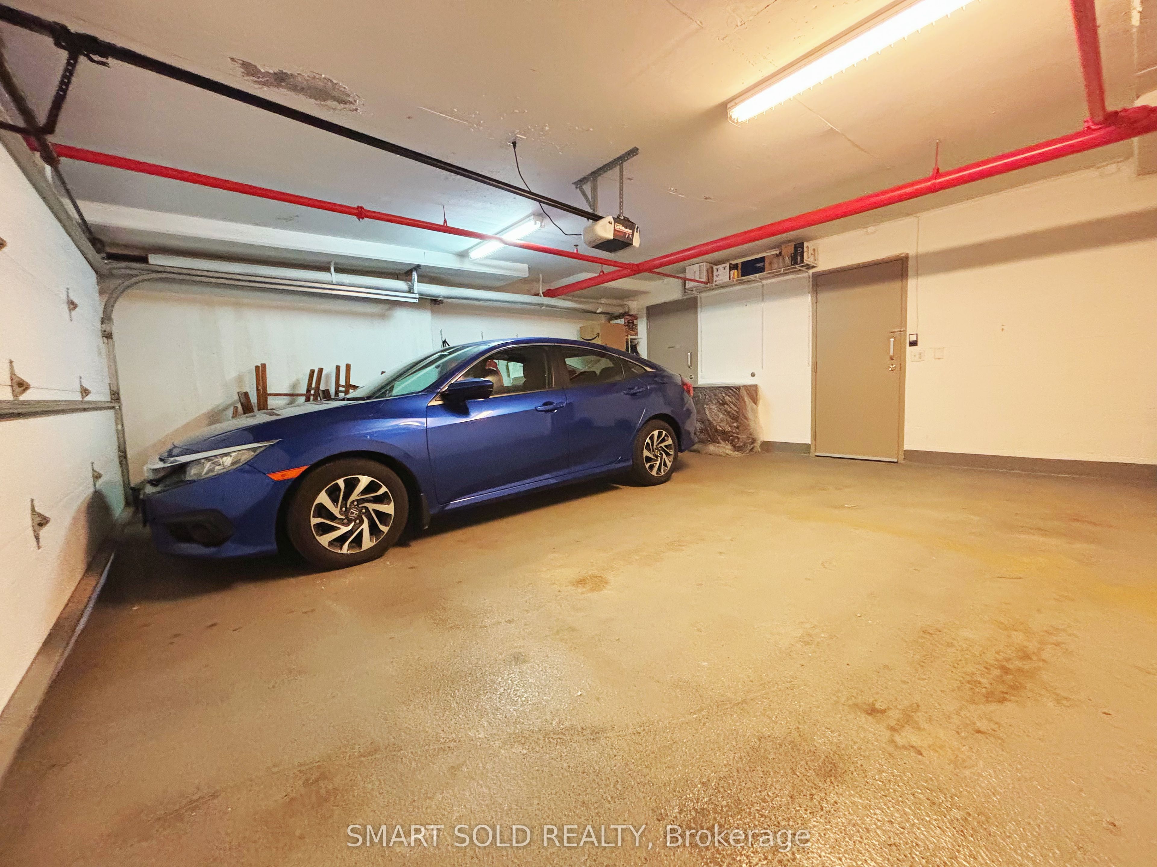 763 Bay Street Parking, Toronto, ON M5G 2R3 photo 3