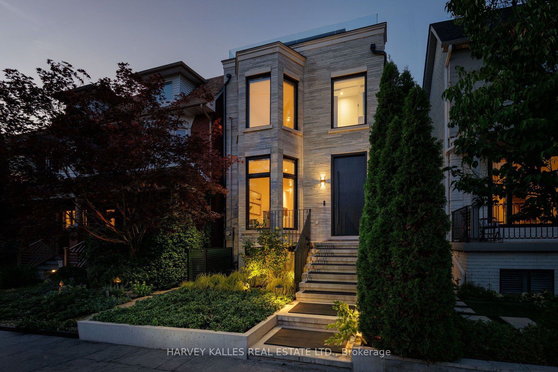 22 Foxley Street, Toronto, ON M6J 1R1 photo 2