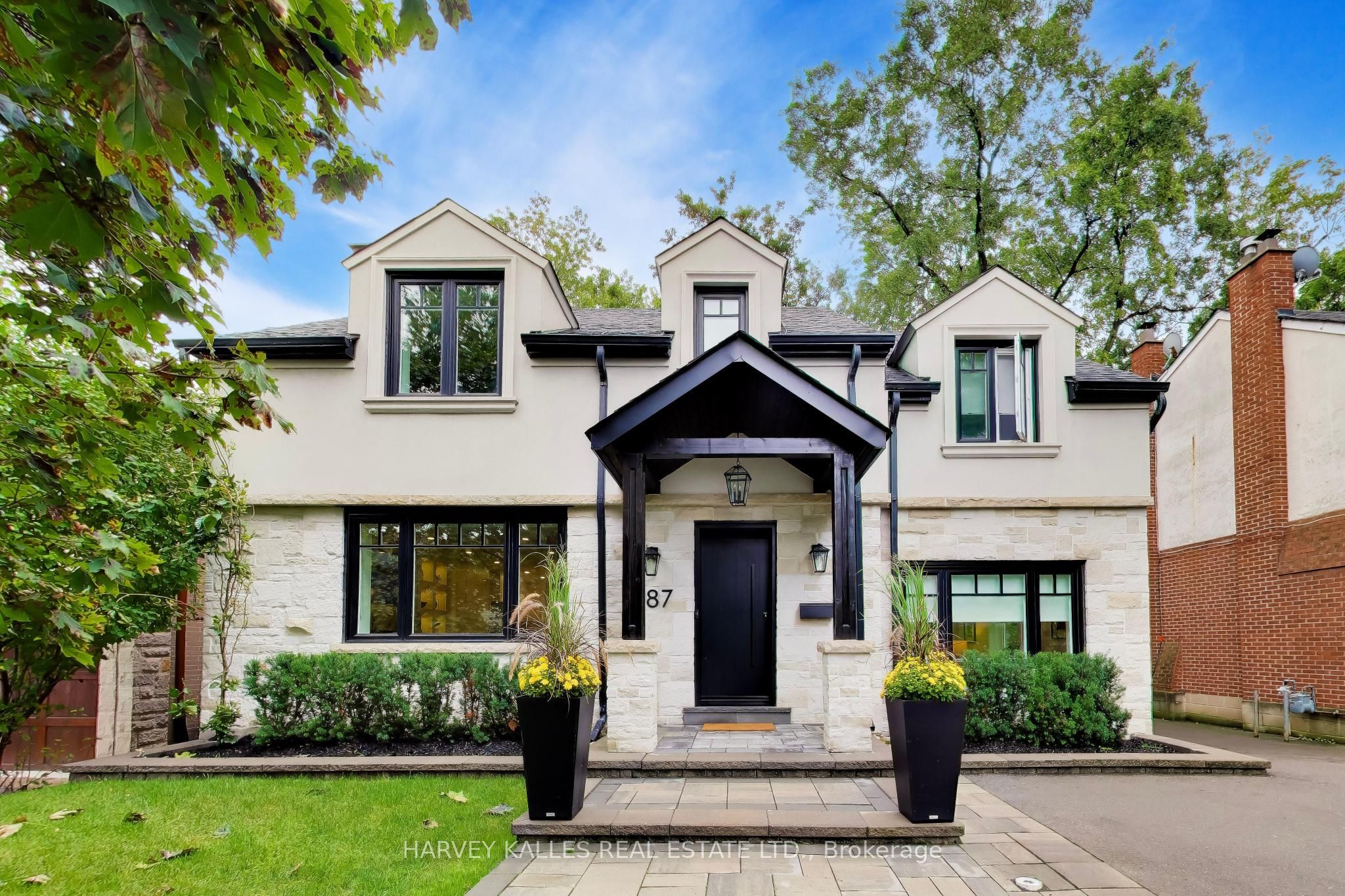 287 Yonge Boulevard, Toronto, ON M5M 3J1