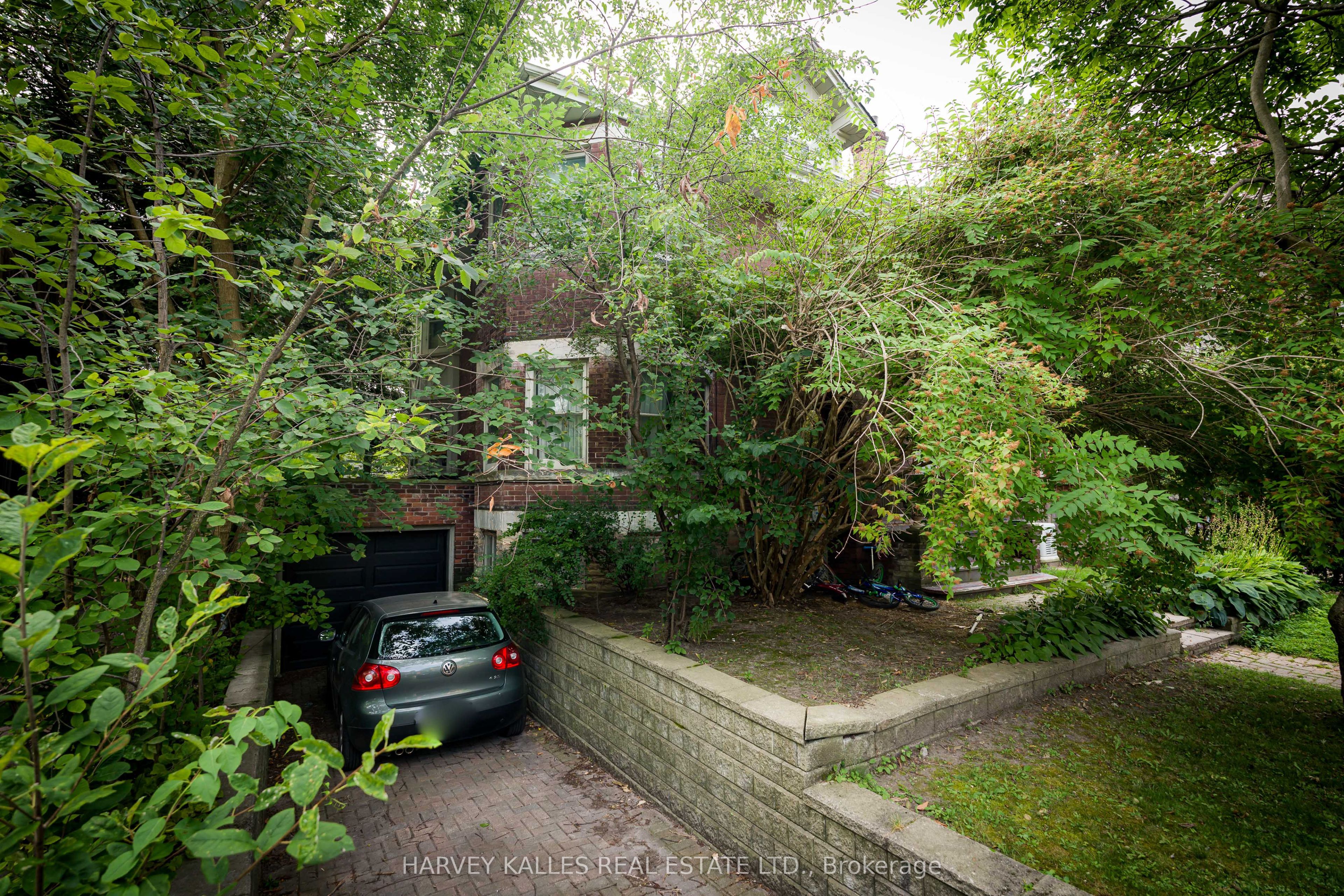 219 Balmoral Avenue, Toronto, ON M4V 1K1 photo 3